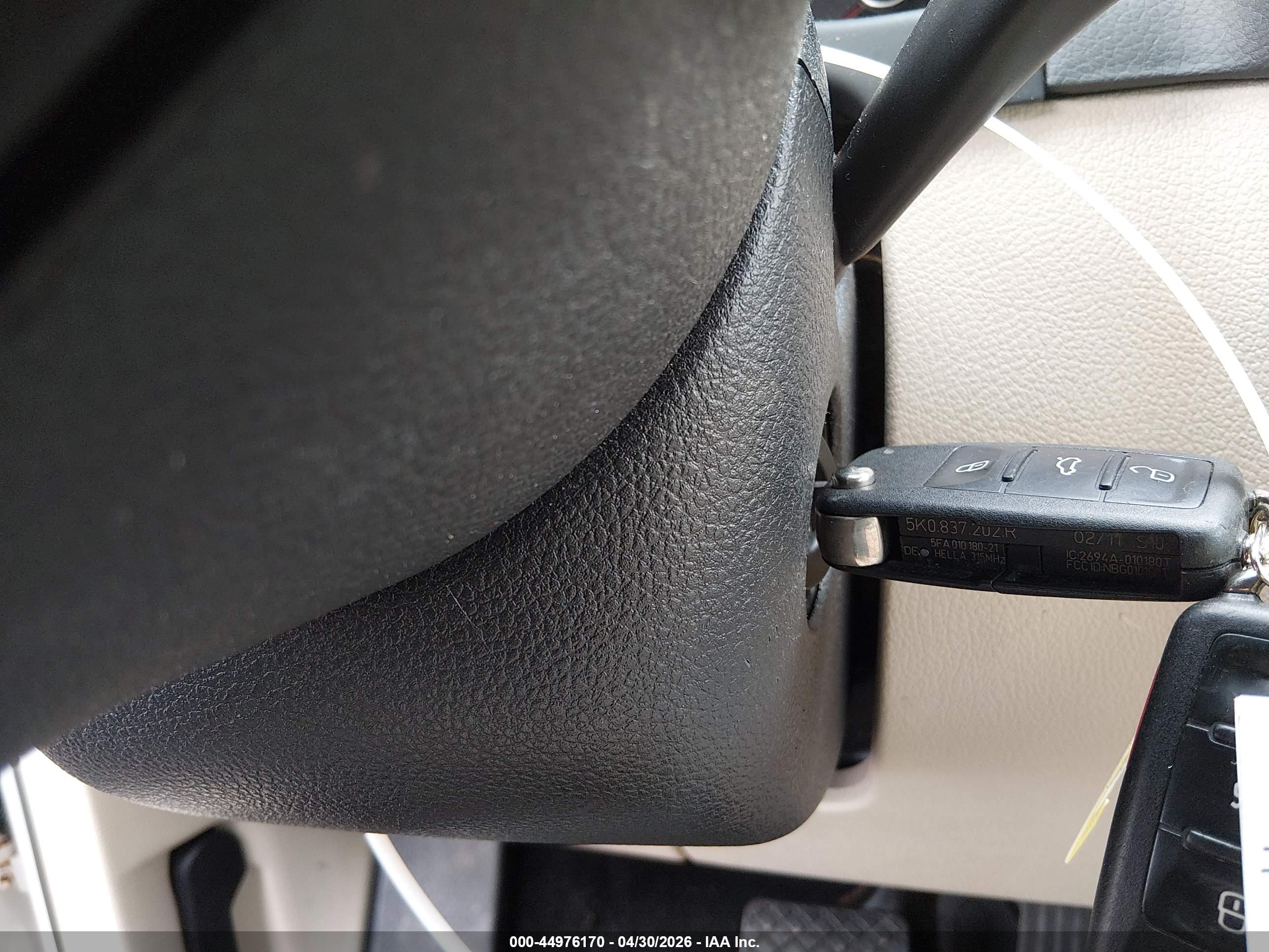 VOLKSWAGEN TIGUAN image 11