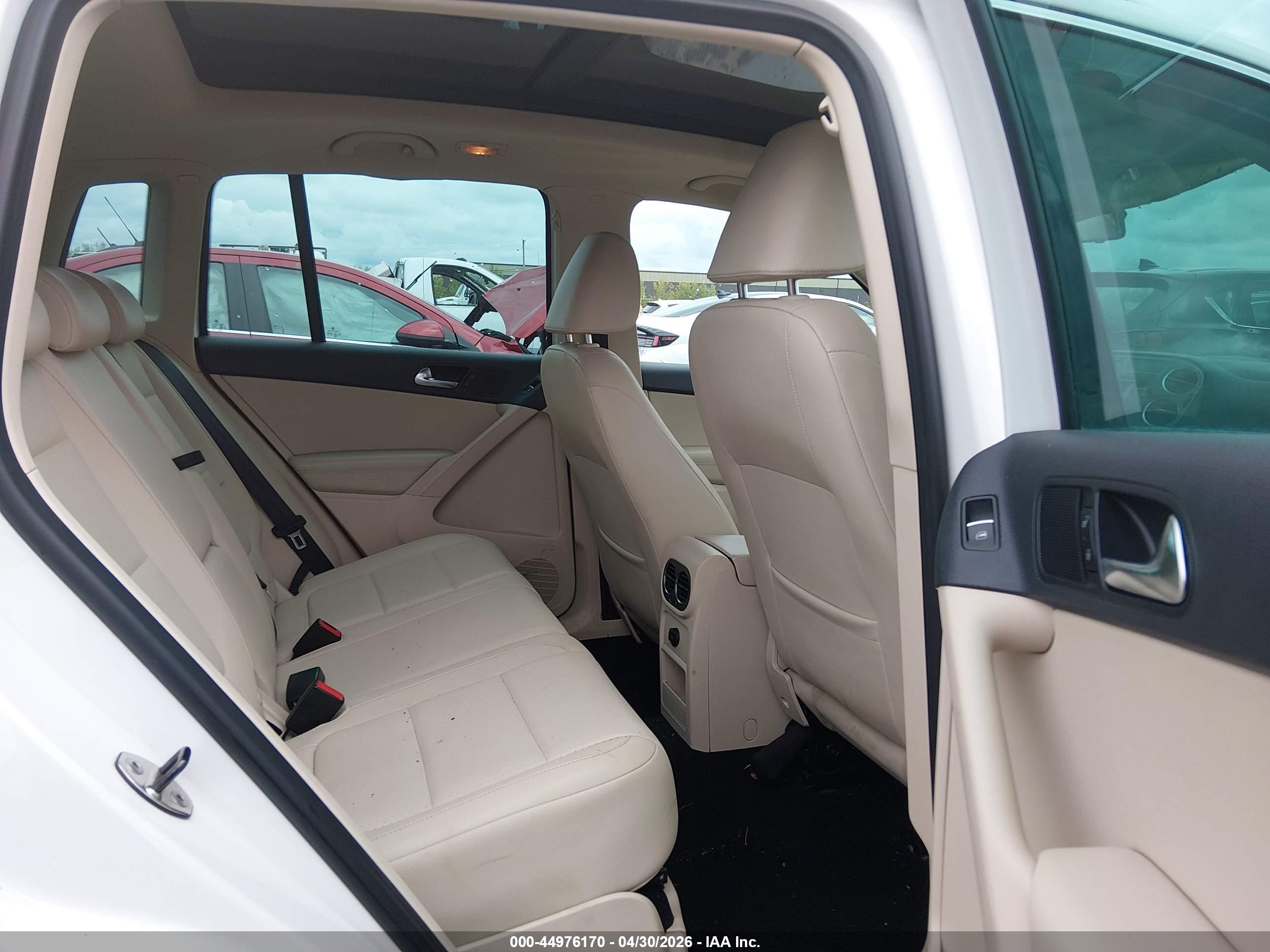 VOLKSWAGEN TIGUAN image 8