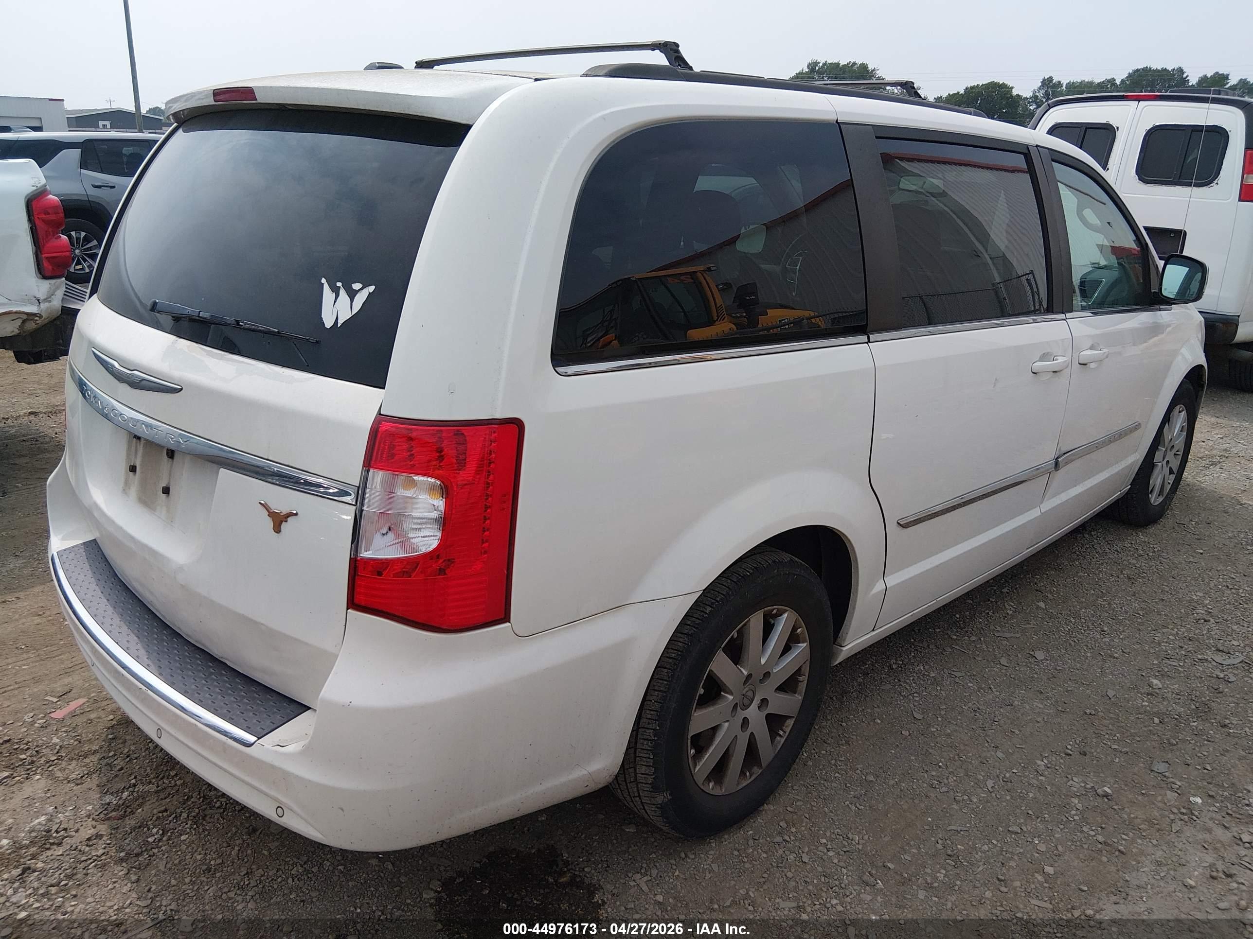 CHRYSLER TOWN image 4