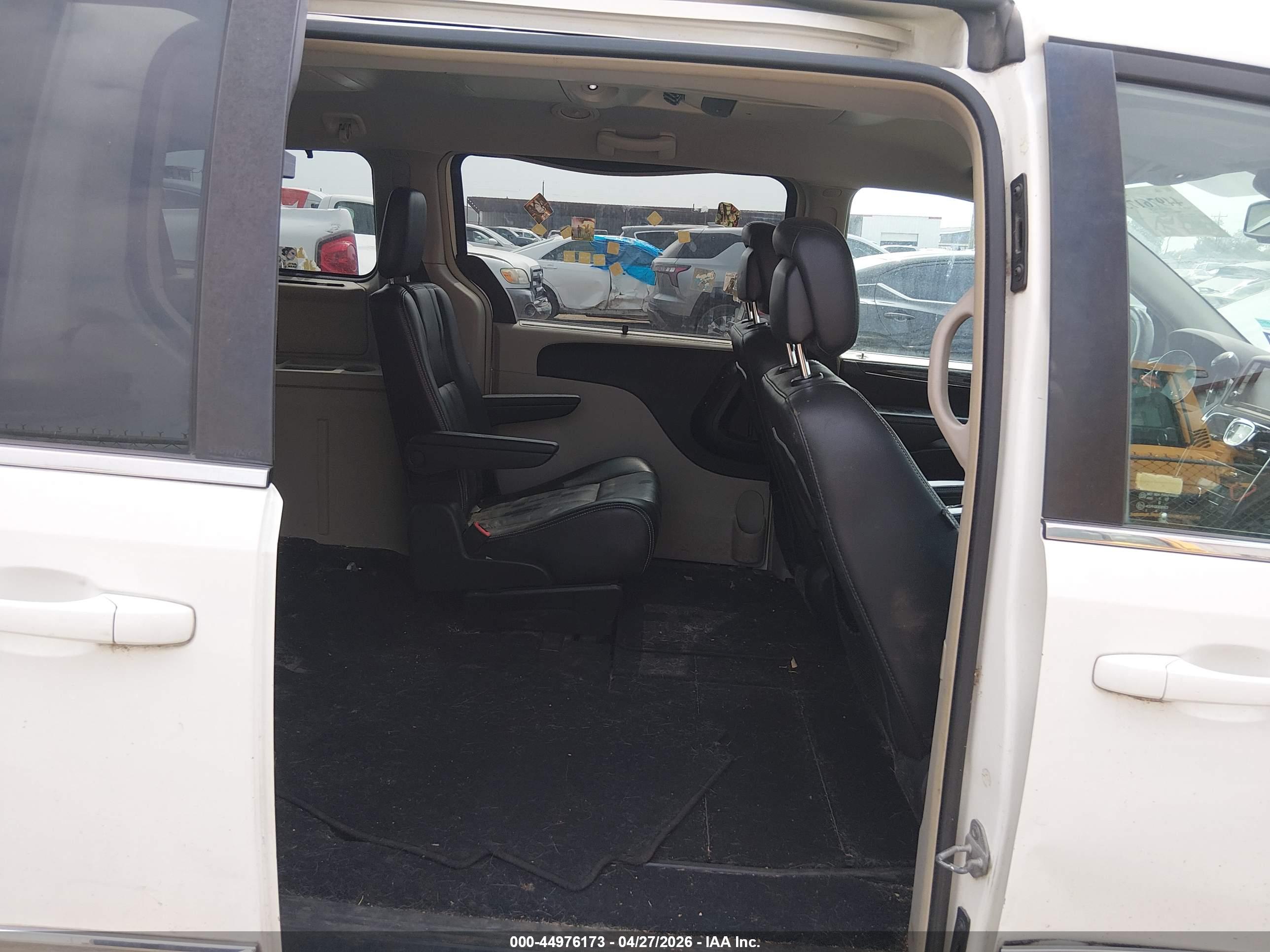 CHRYSLER TOWN image 8