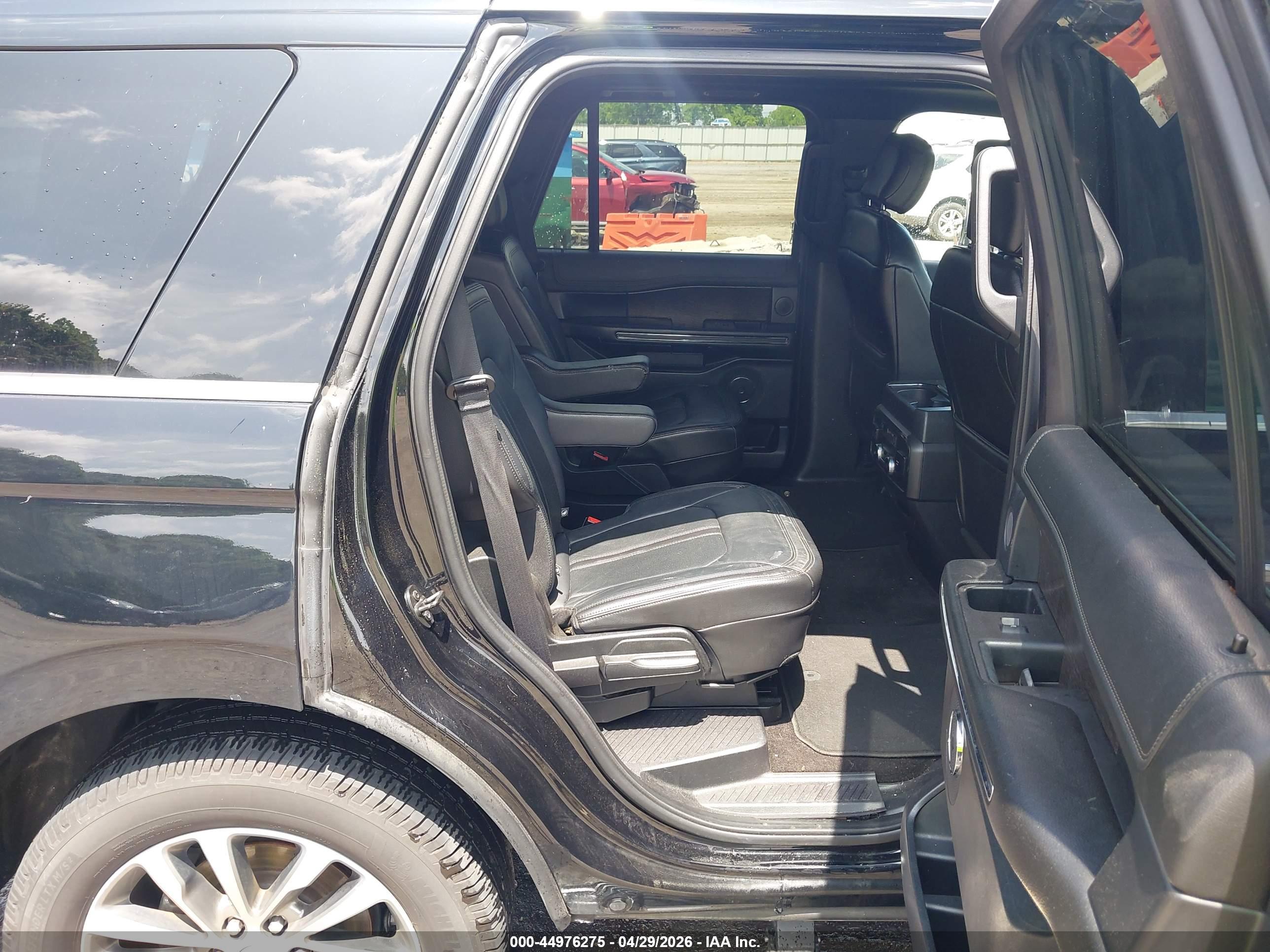 FORD EXPEDITION image 8