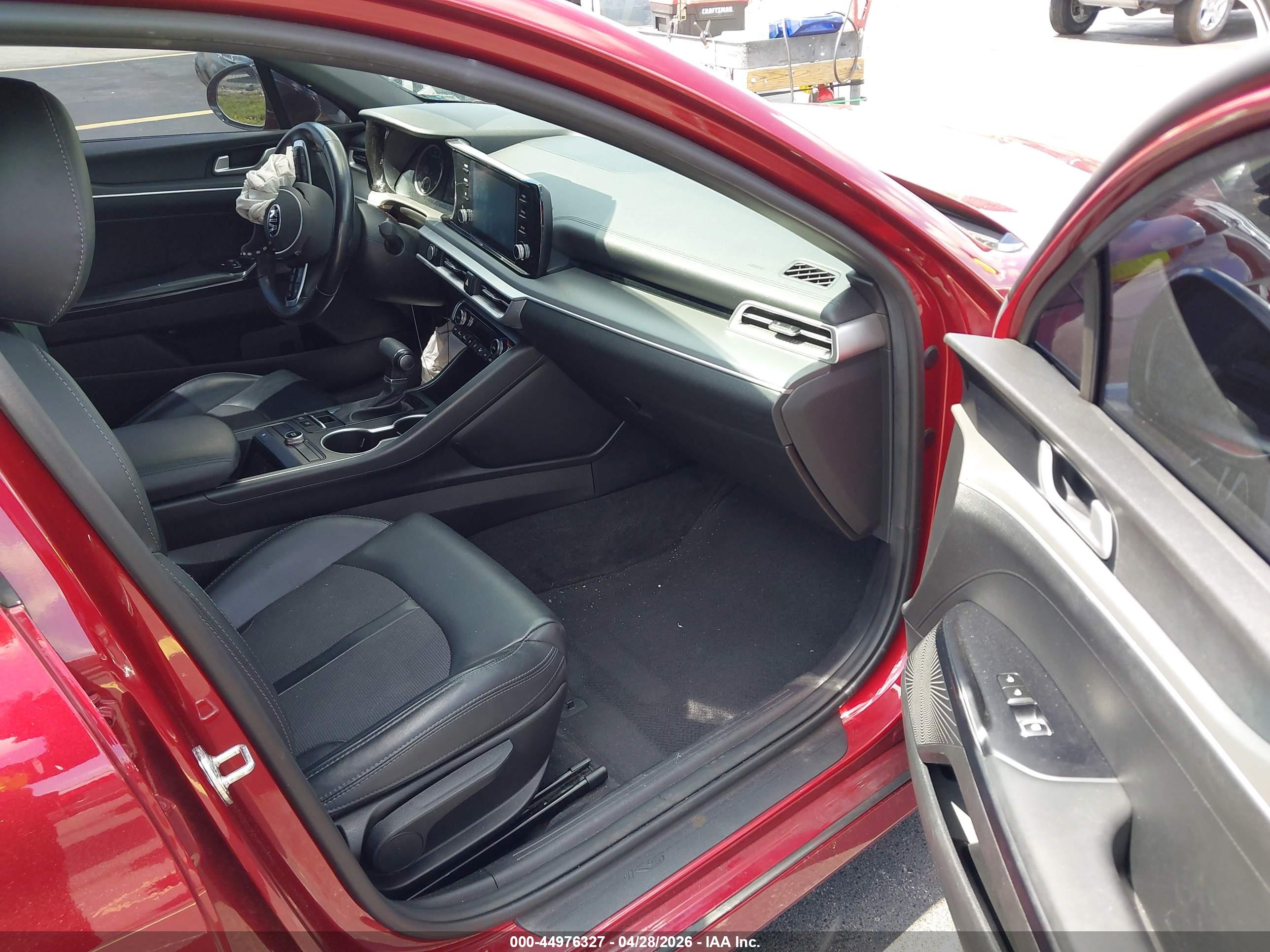 KIA K5 image 5