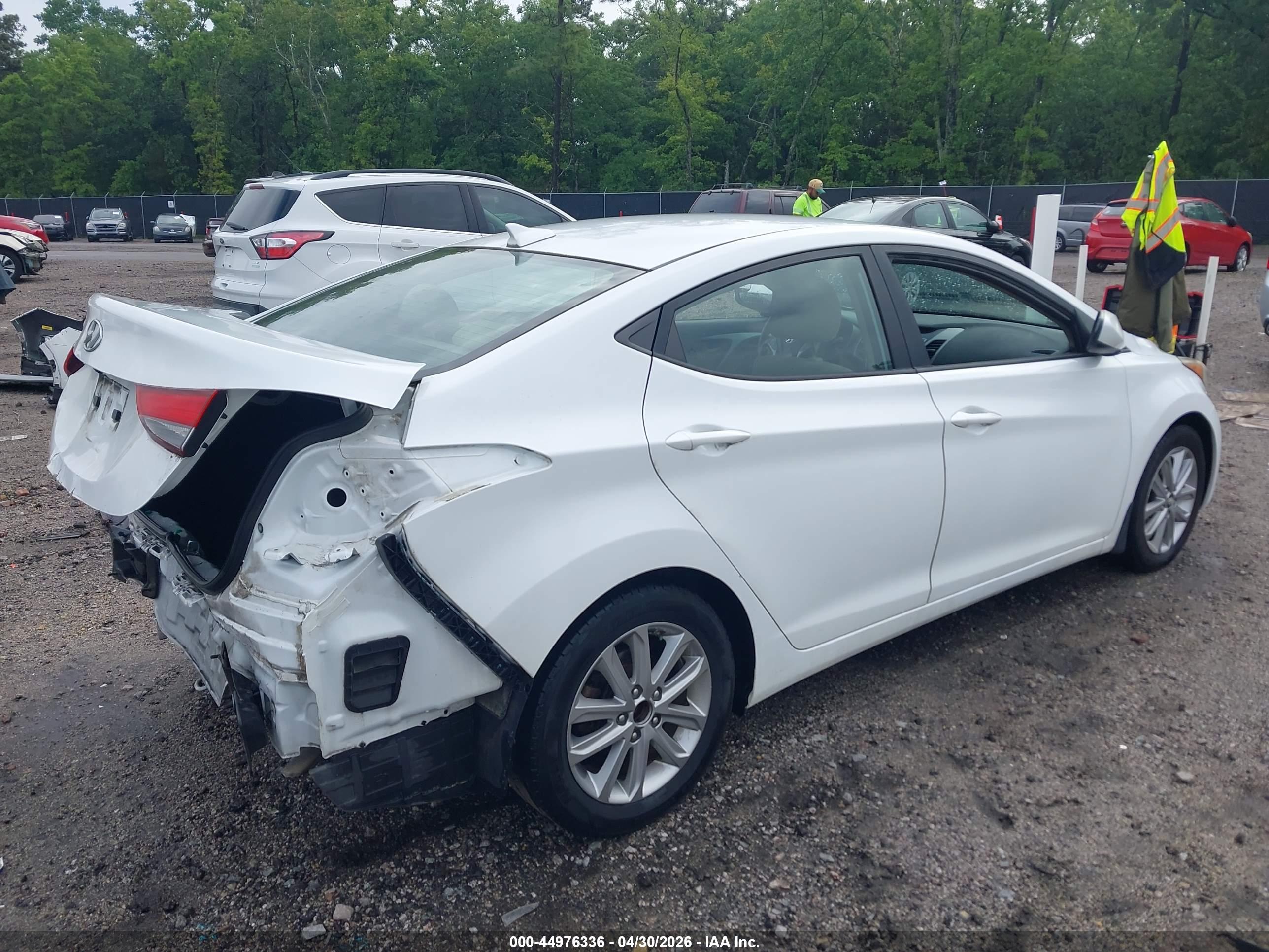 HYUNDAI ELANTRA image 4
