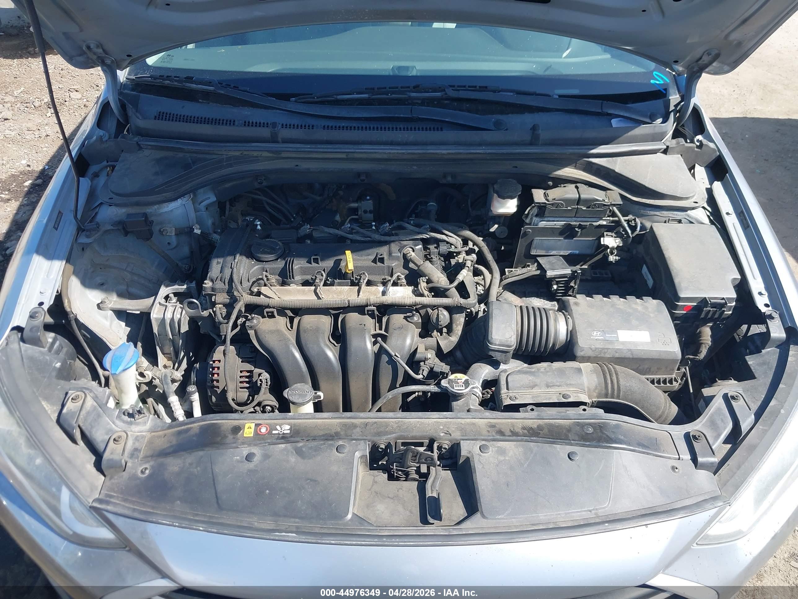 HYUNDAI ELANTRA image 10