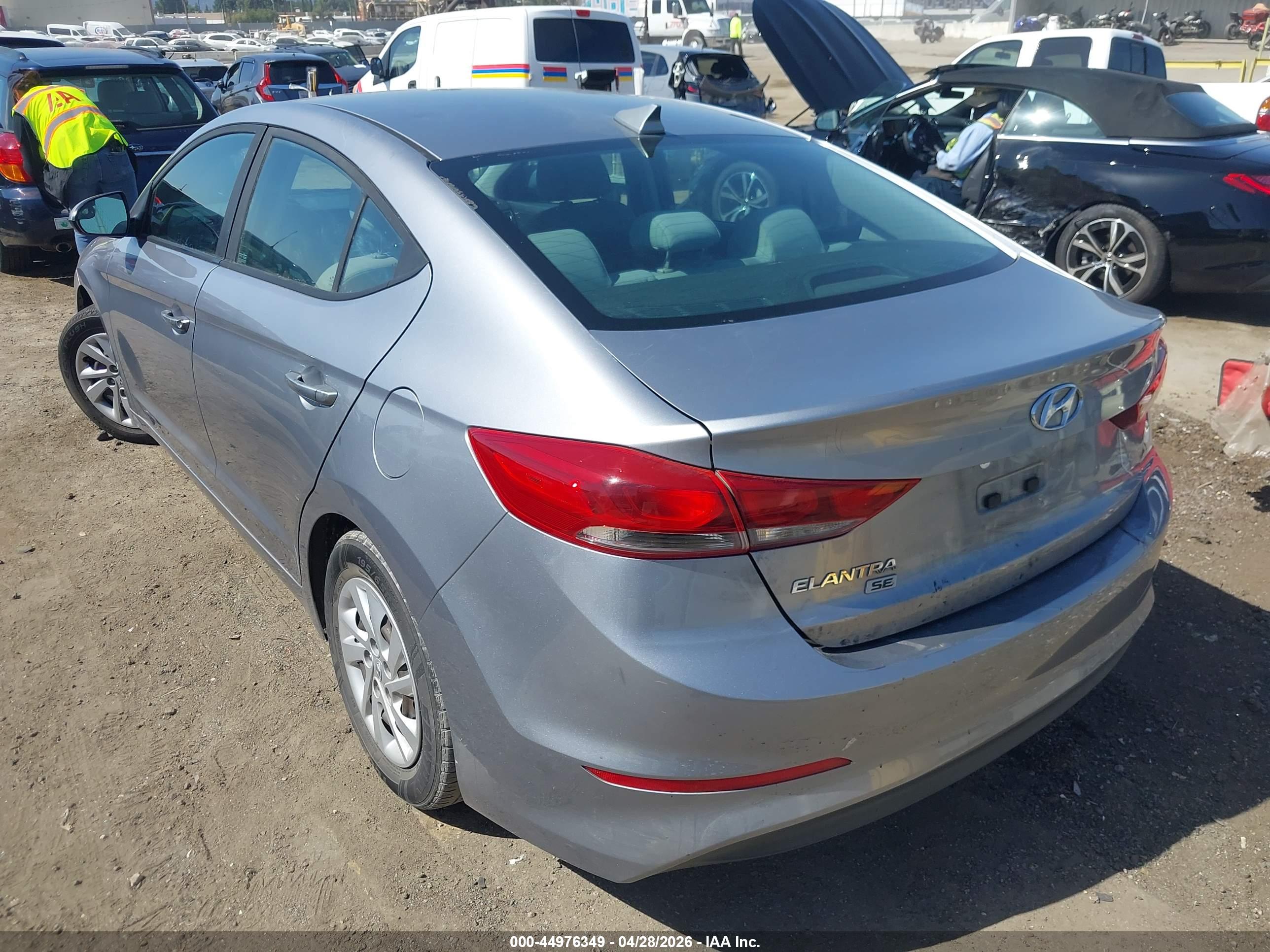 HYUNDAI ELANTRA image 3