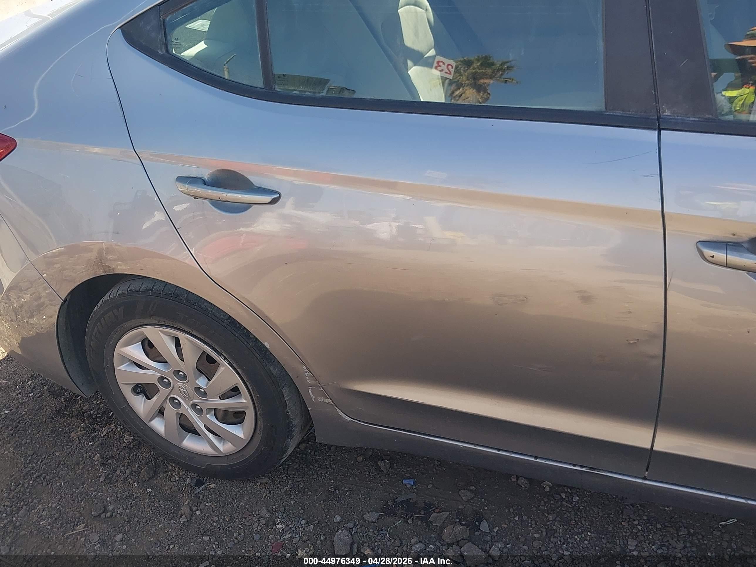 HYUNDAI ELANTRA image 6