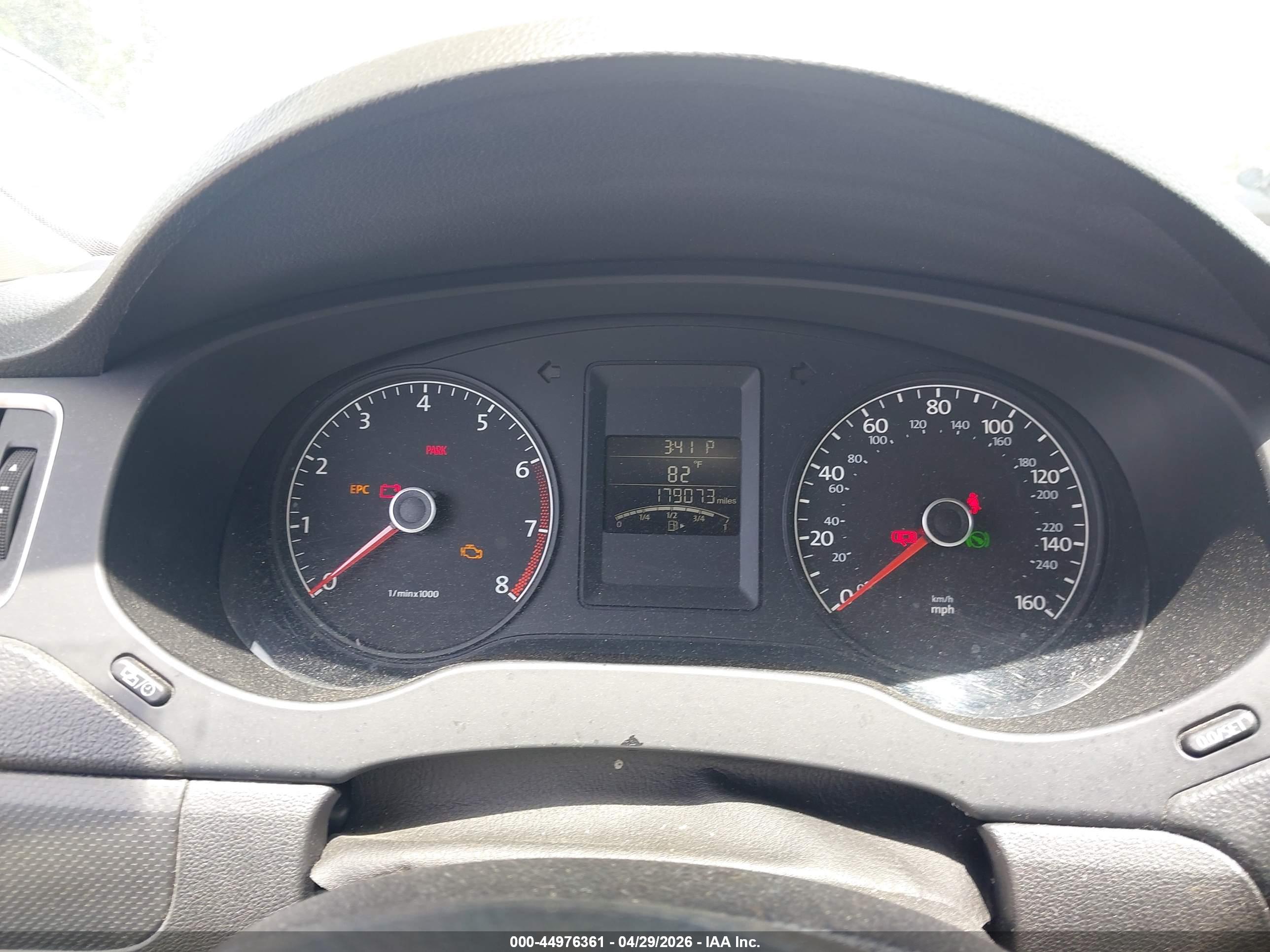 VOLKSWAGEN JETTA image 7