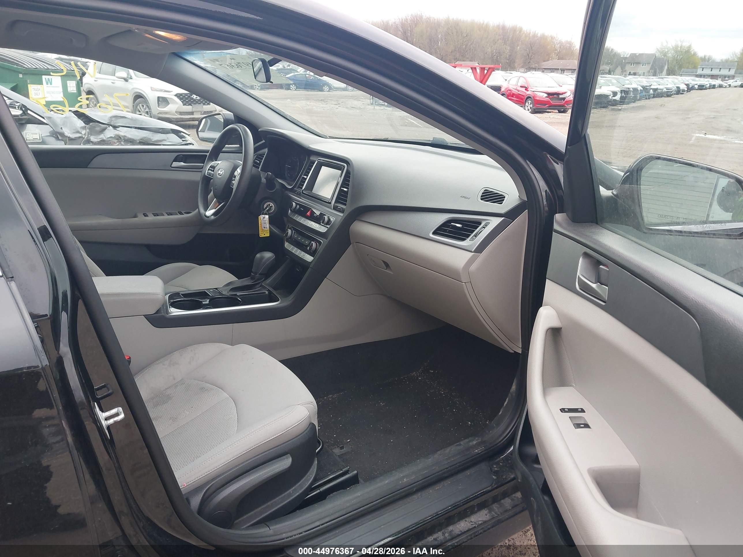 HYUNDAI SONATA image 5
