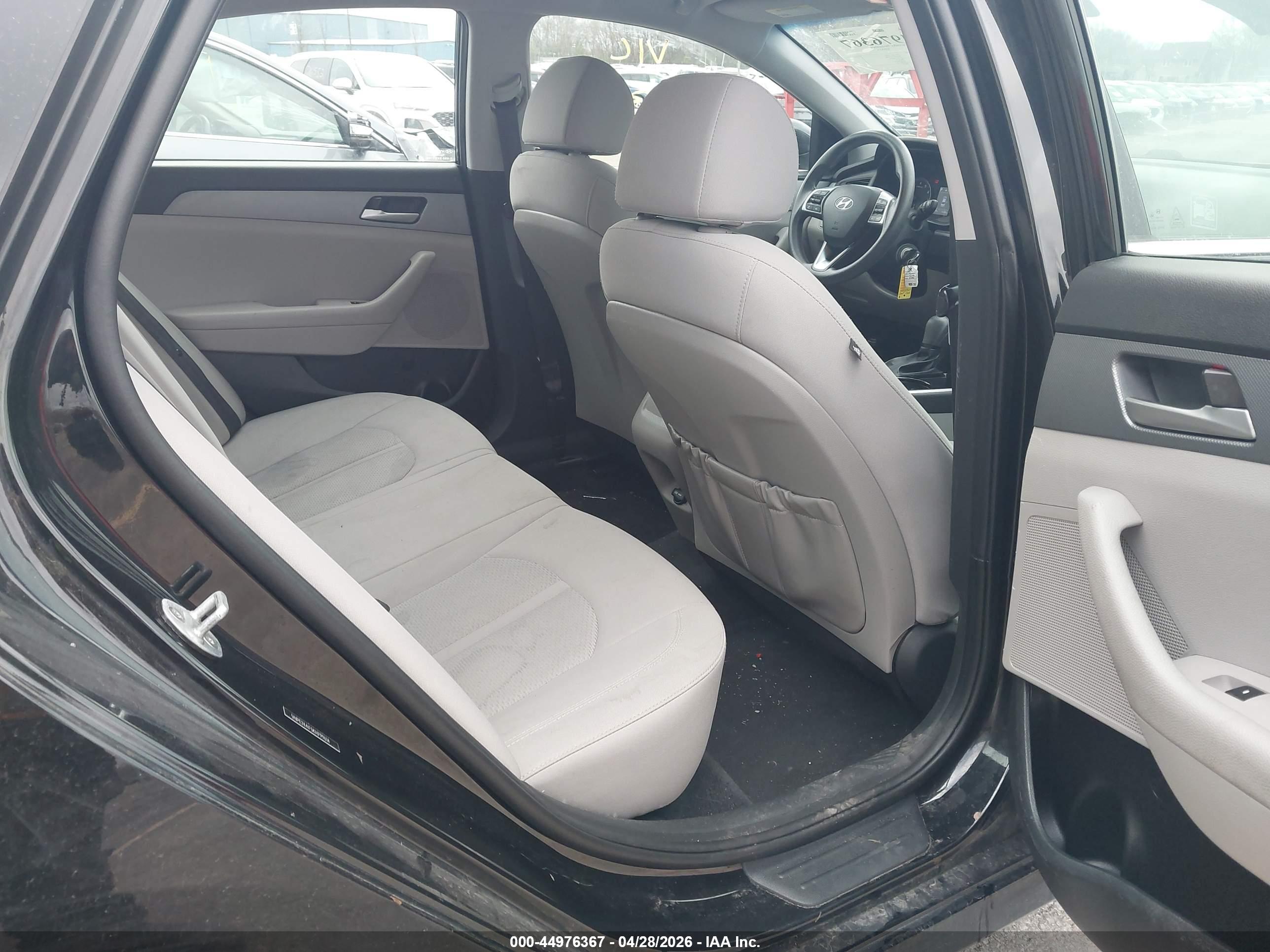 HYUNDAI SONATA image 8