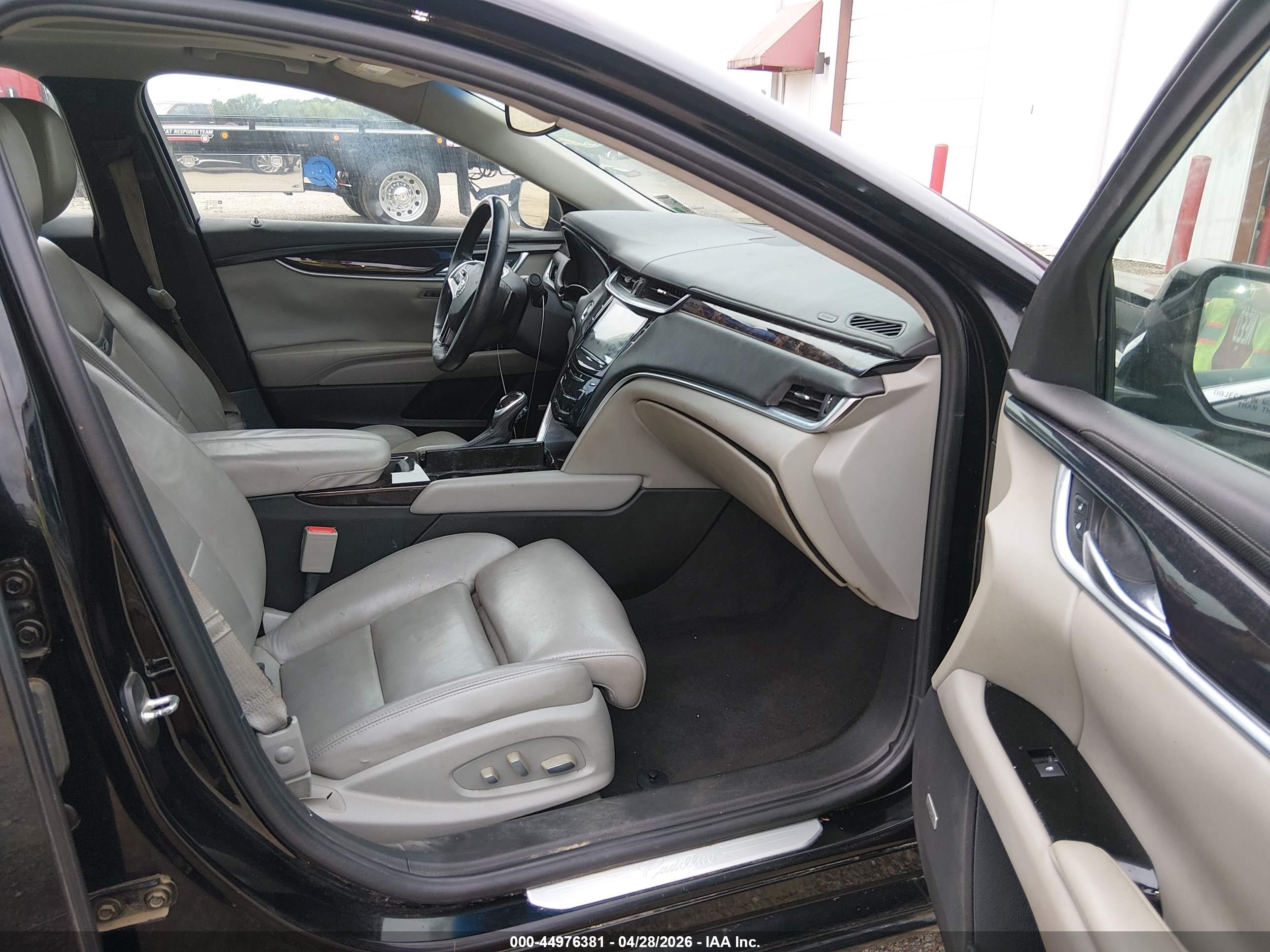 CADILLAC XTS image 5