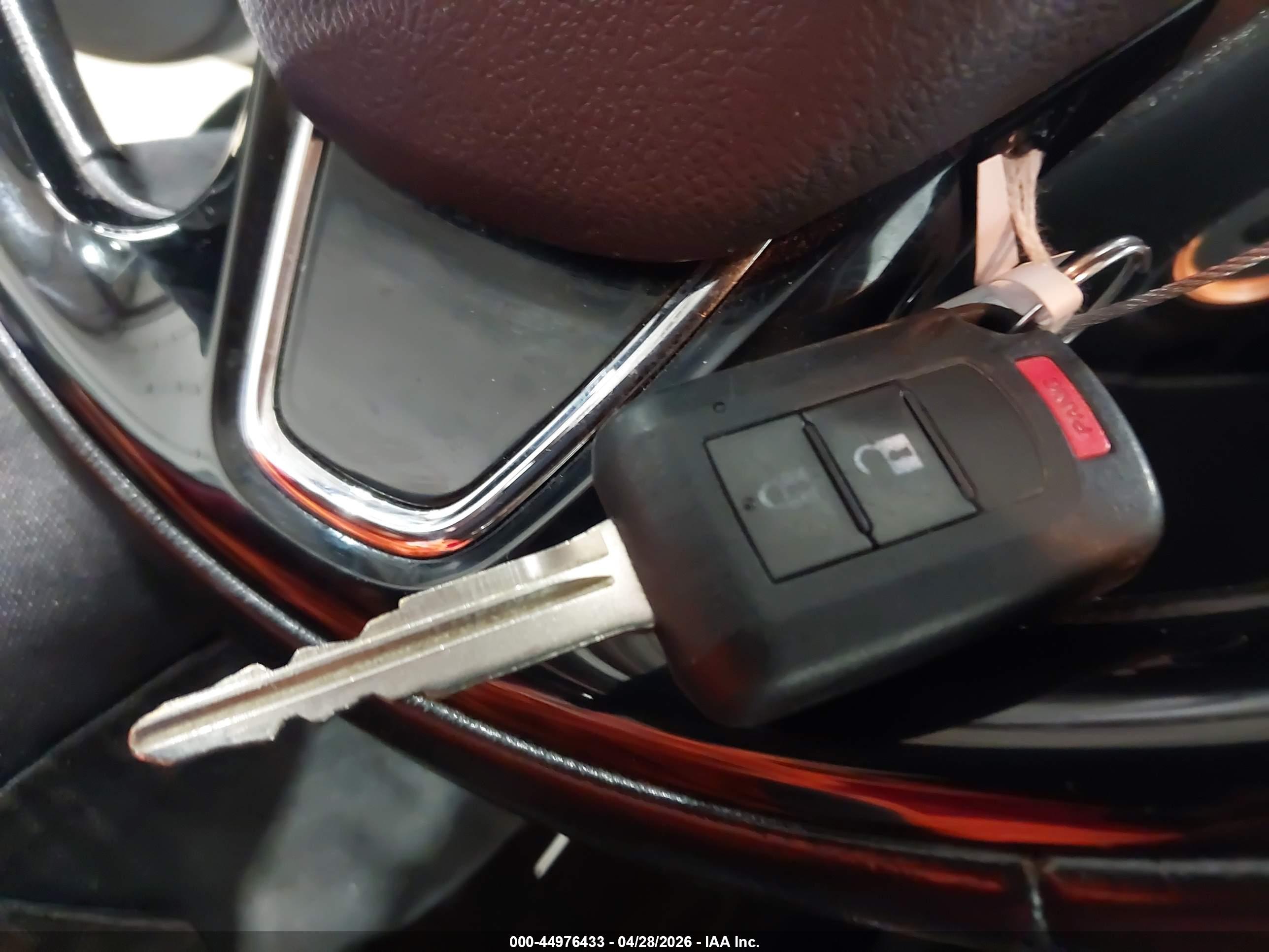 MITSUBISHI OUTLANDER image 11