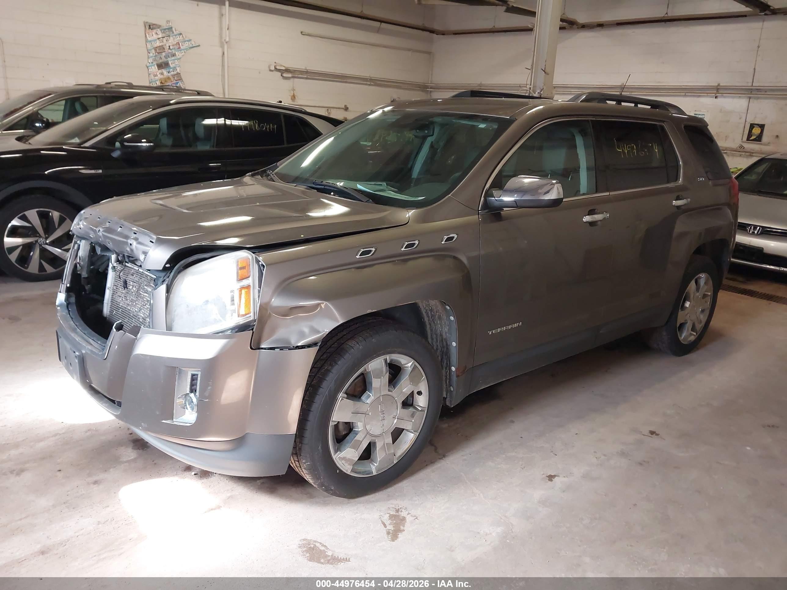 GMC TERRAIN image 2