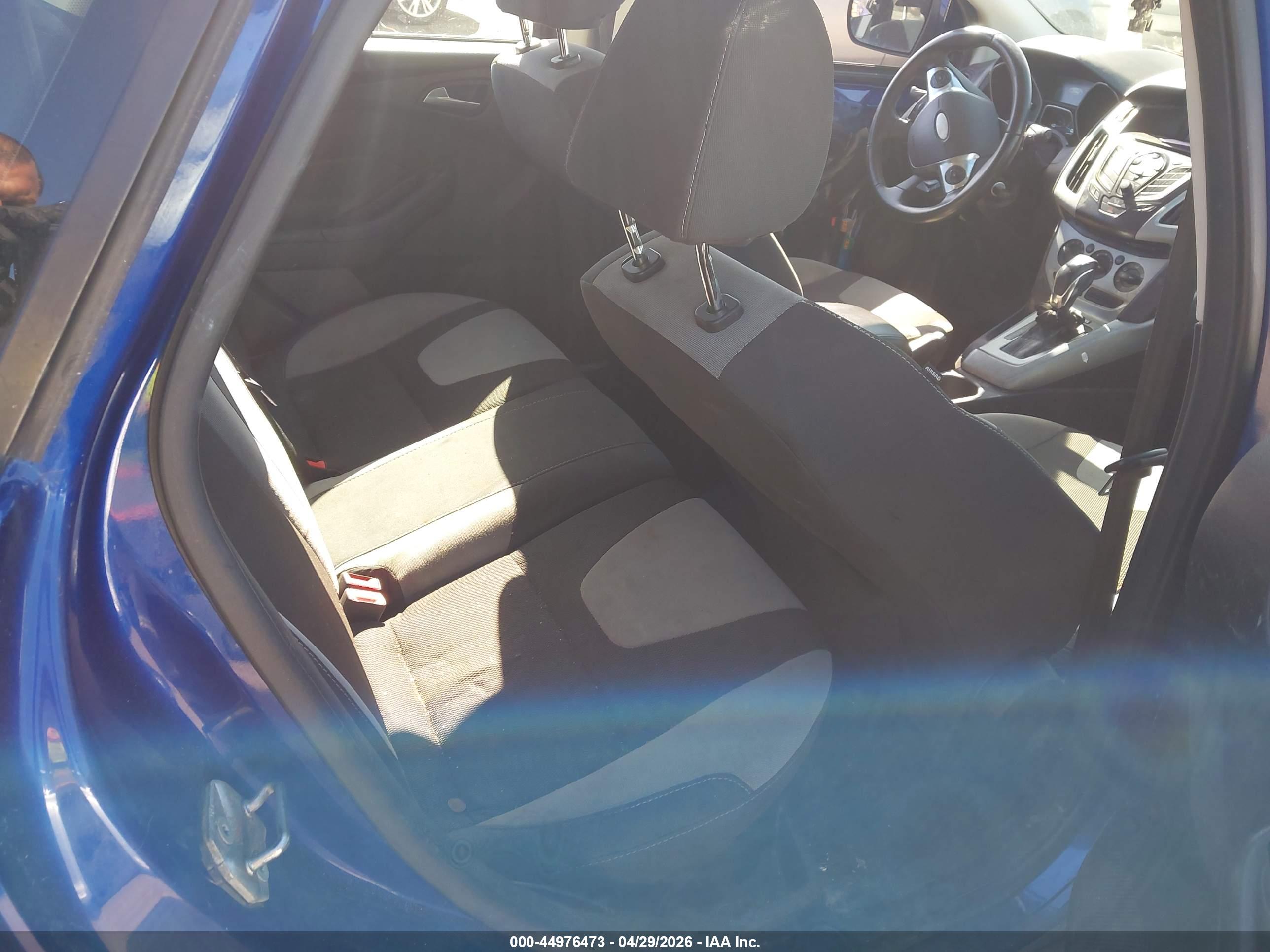 FORD FOCUS image 8