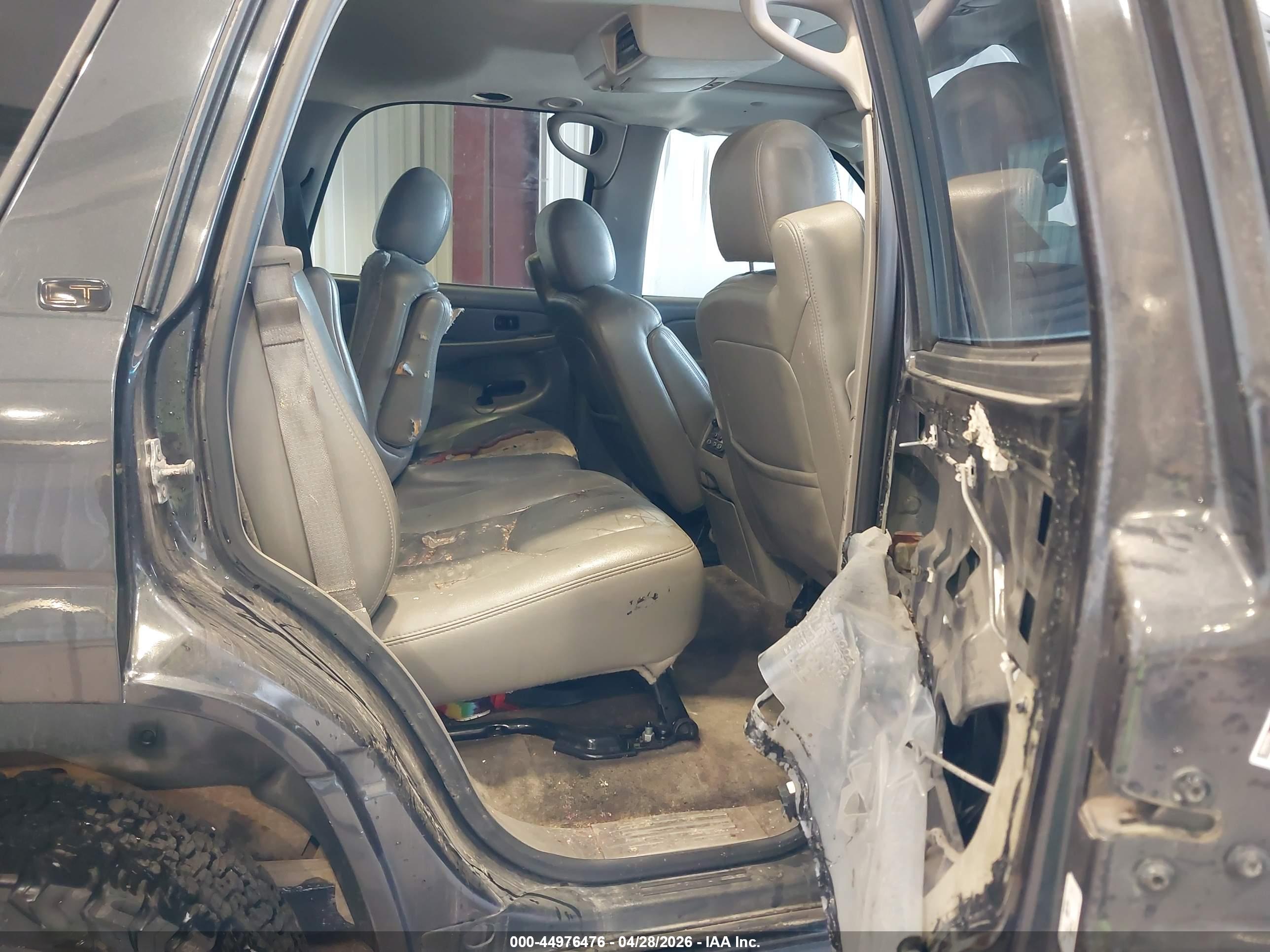 CHEVROLET TAHOE image 6