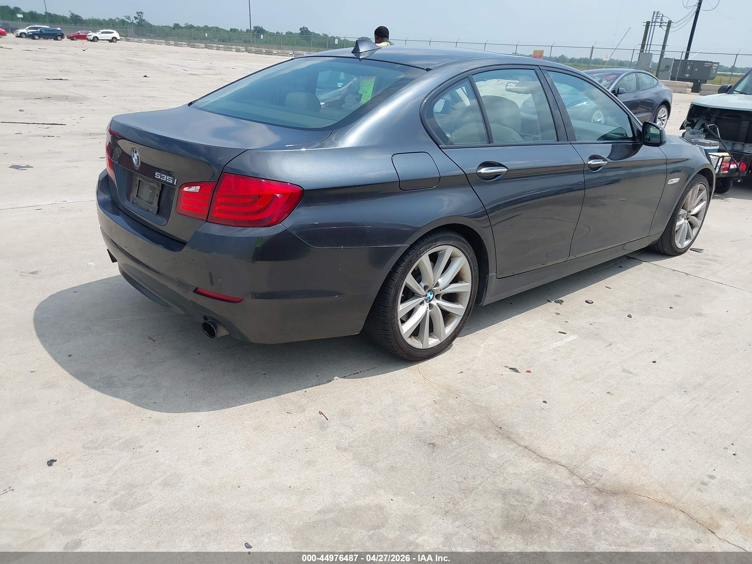 BMW 535I image 4