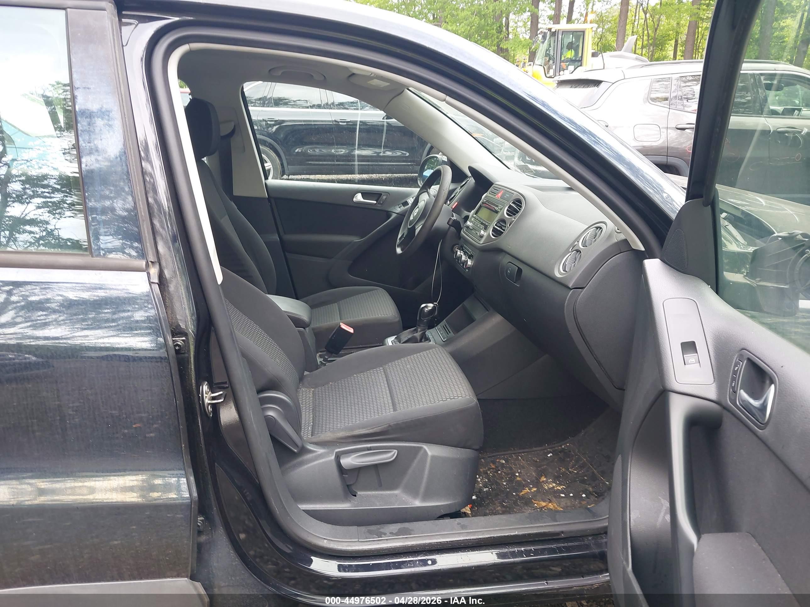 VOLKSWAGEN TIGUAN image 5