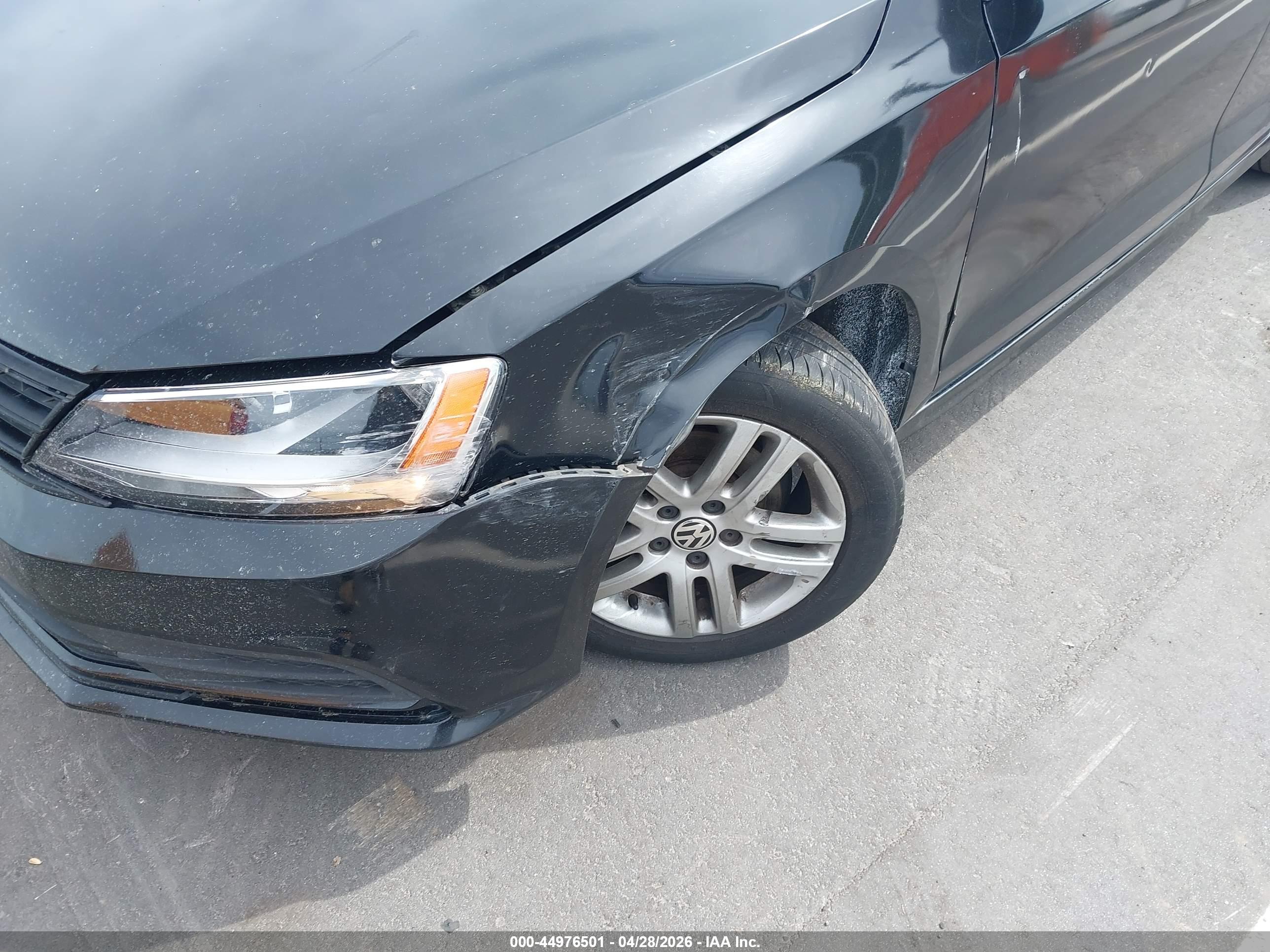 VOLKSWAGEN JETTA image 6