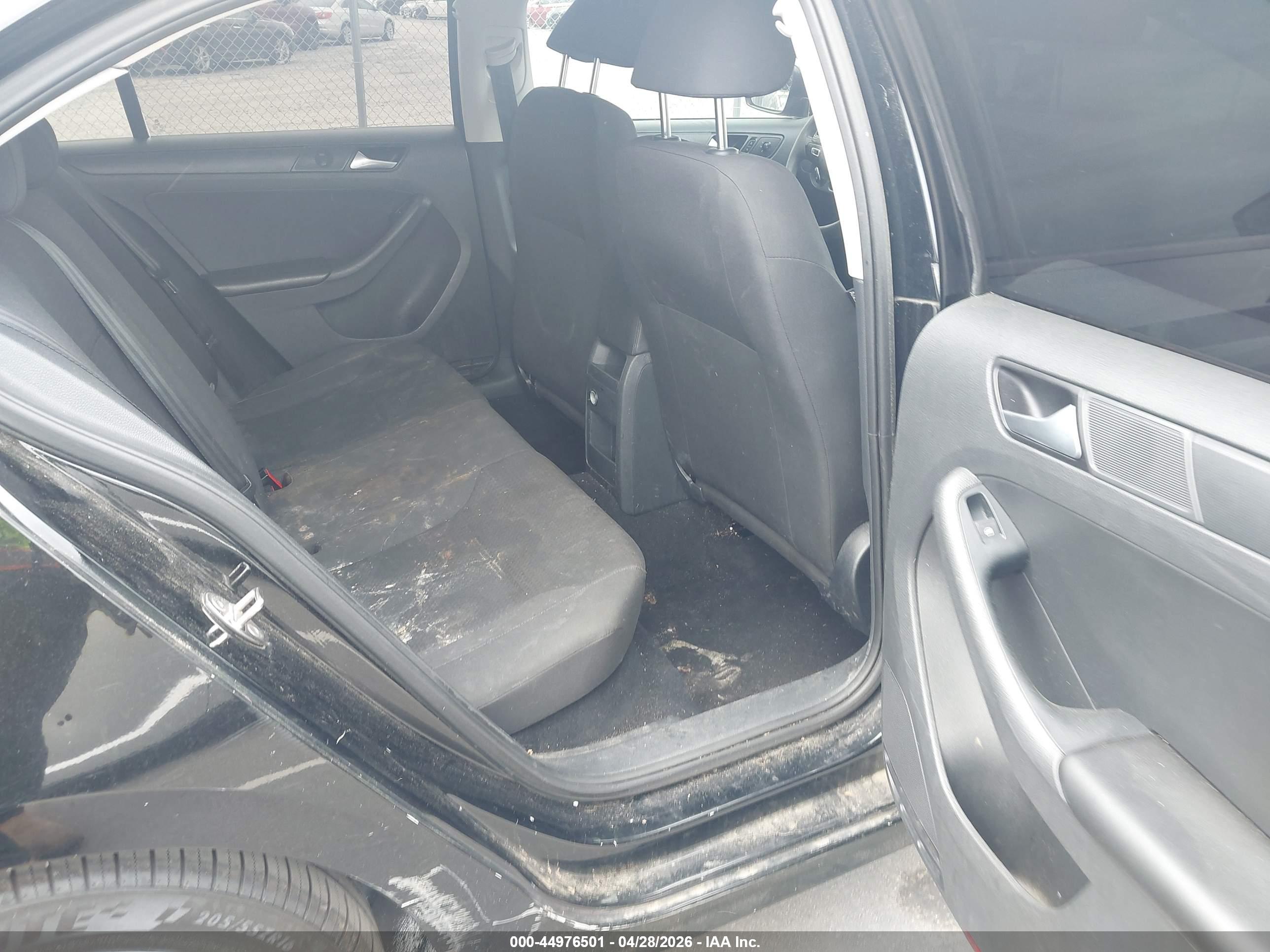 VOLKSWAGEN JETTA image 8