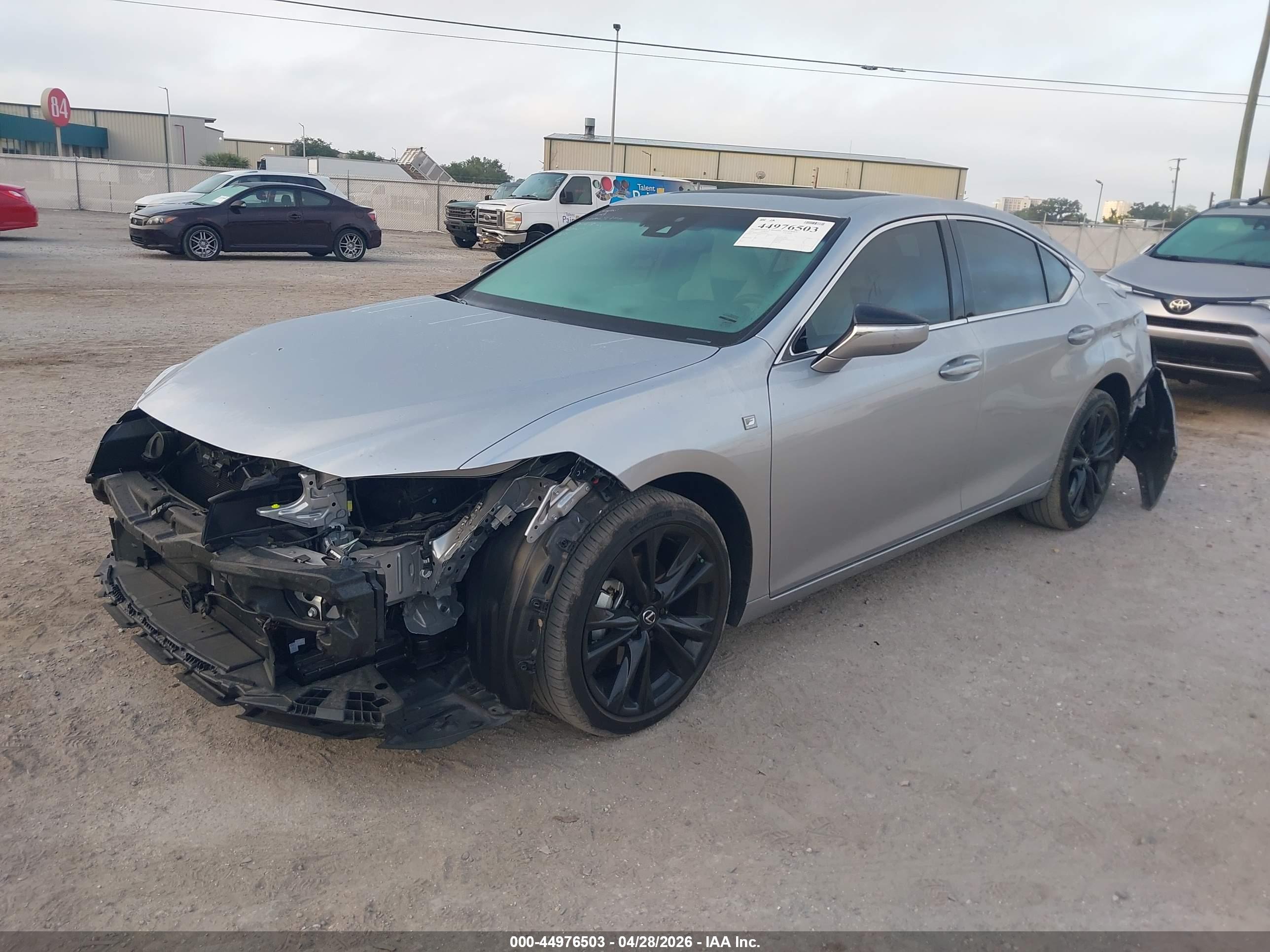 LEXUS ES image 2