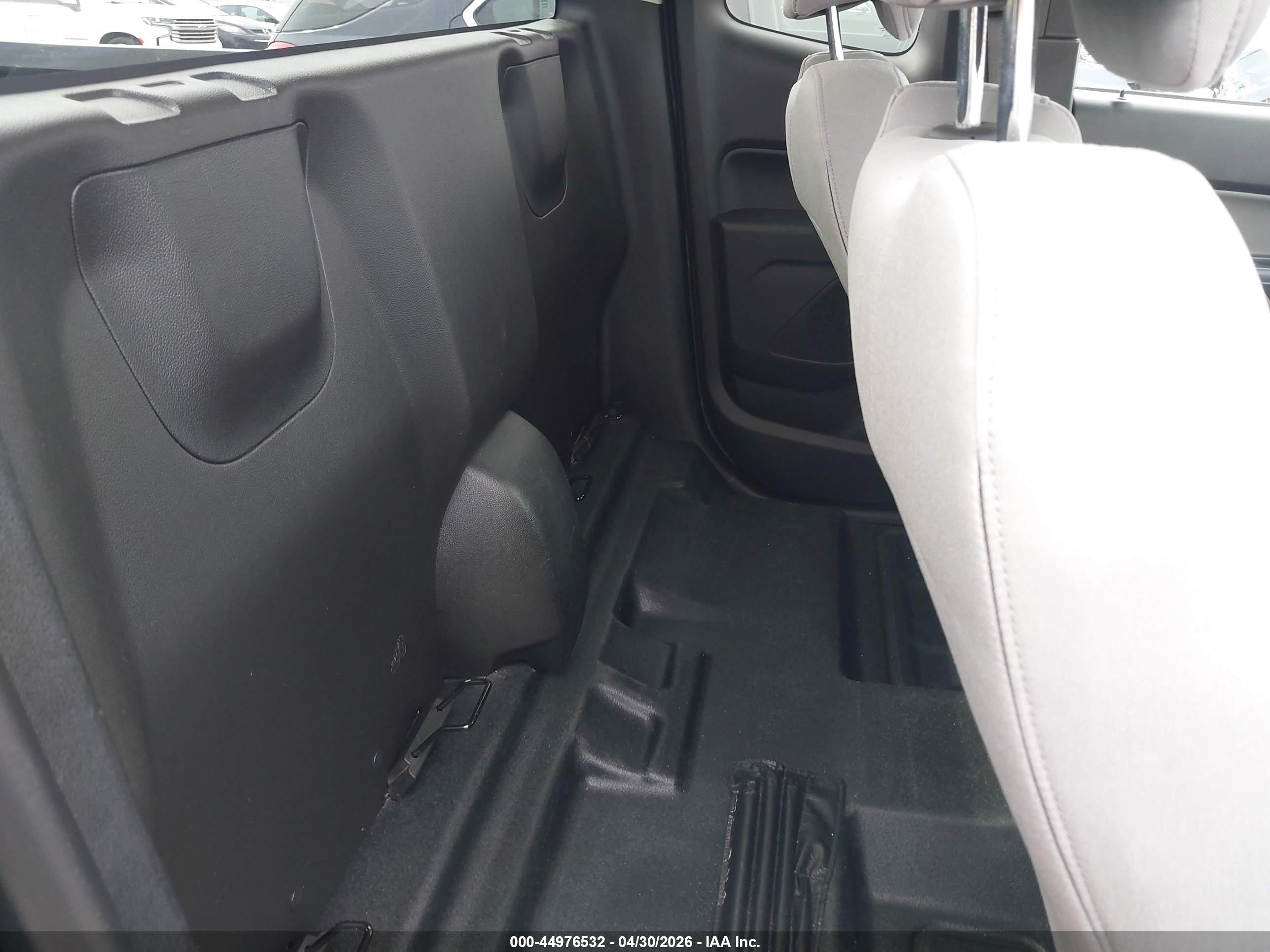CHEVROLET COLORADO image 8