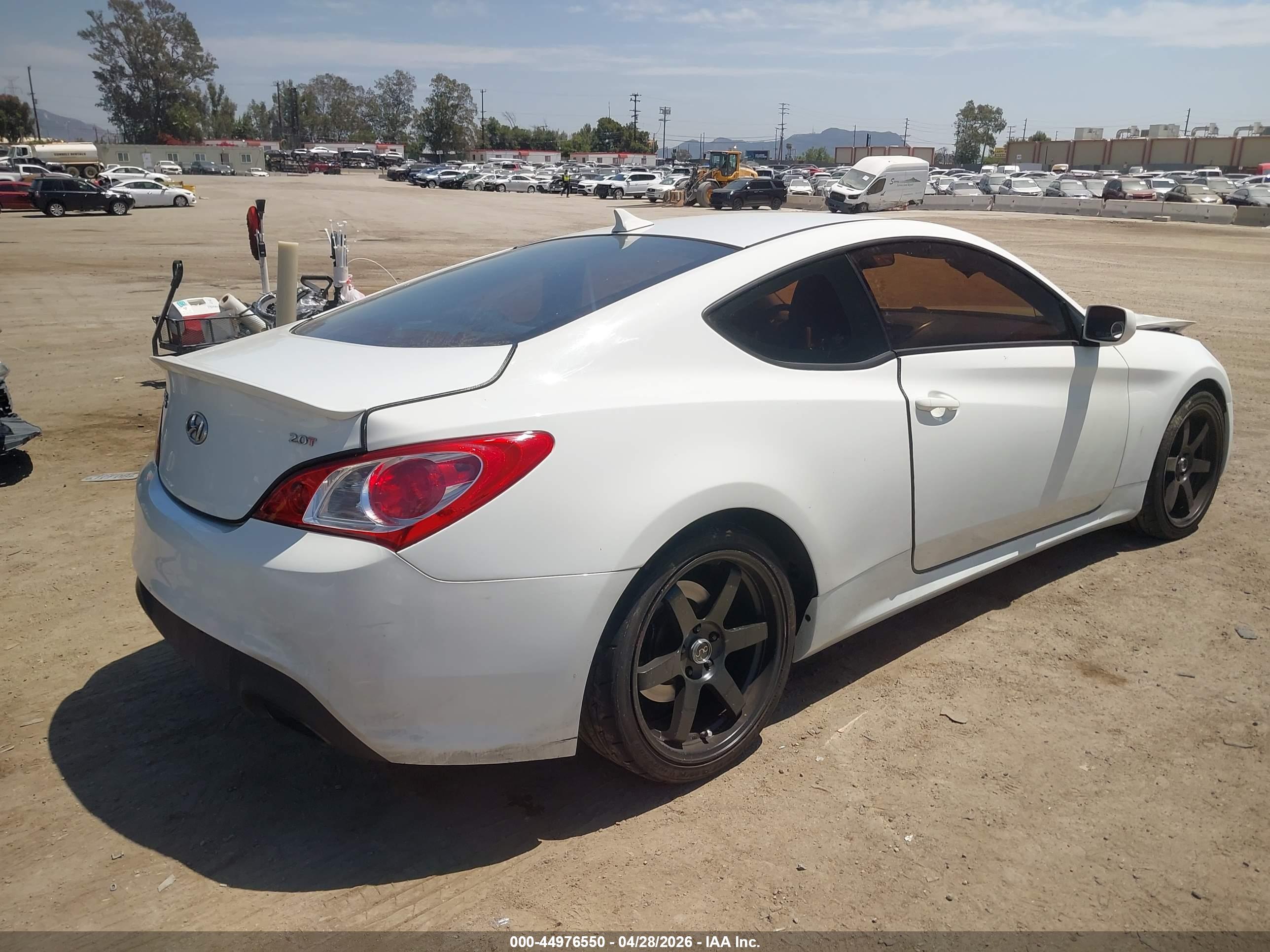 HYUNDAI GENESIS image 4