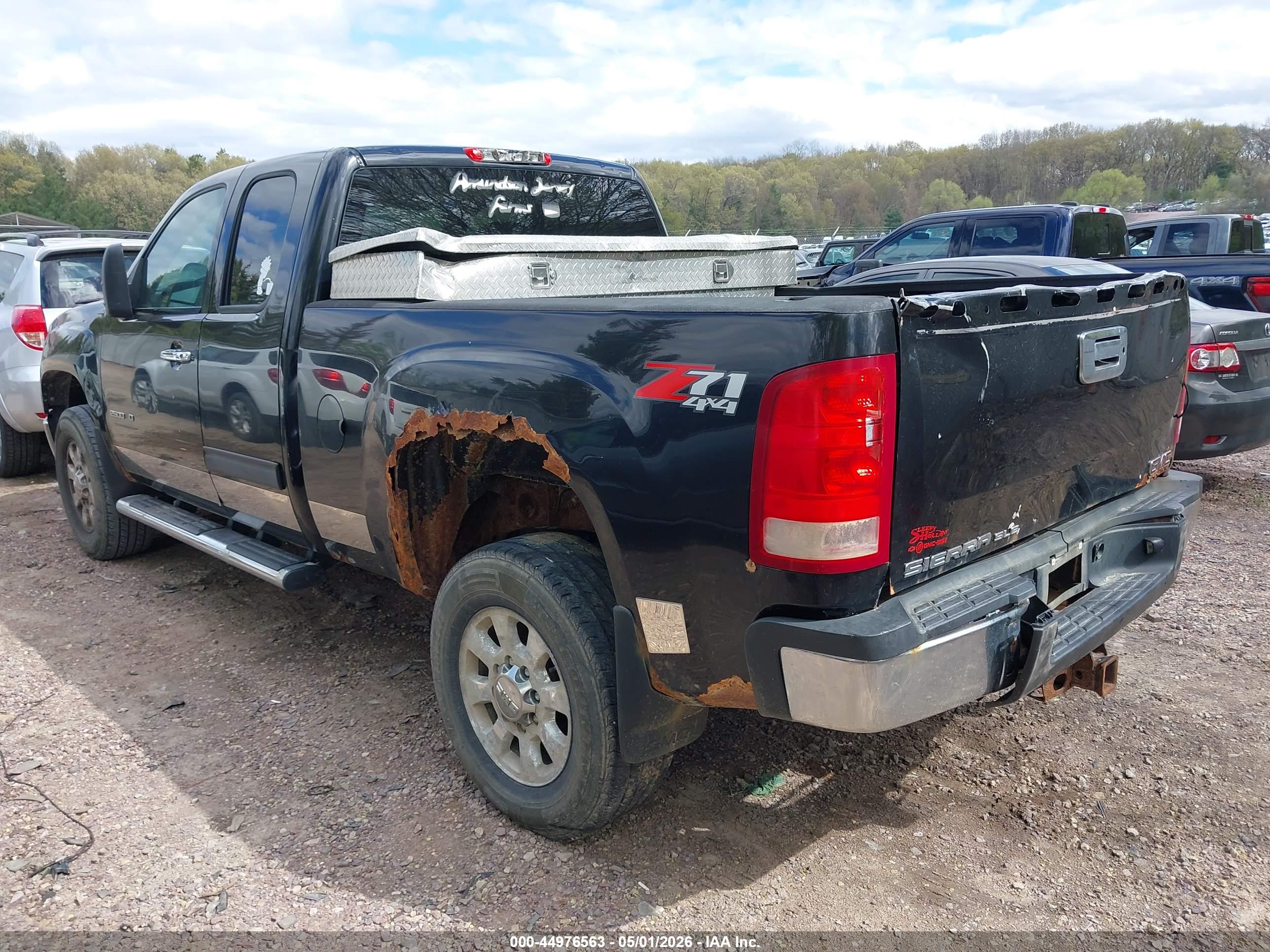 GMC SIERRA image 3