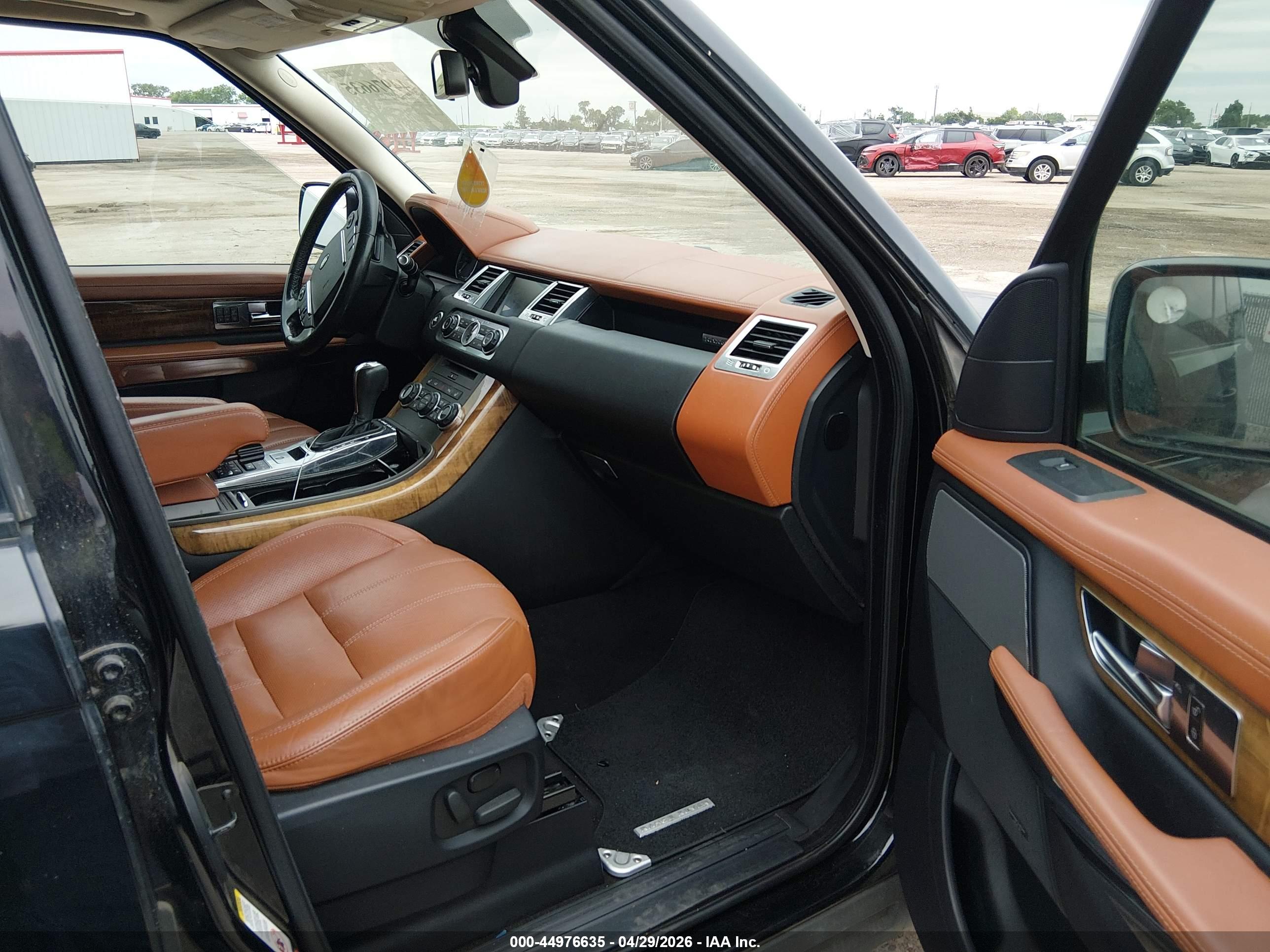 LAND ROVER image 5