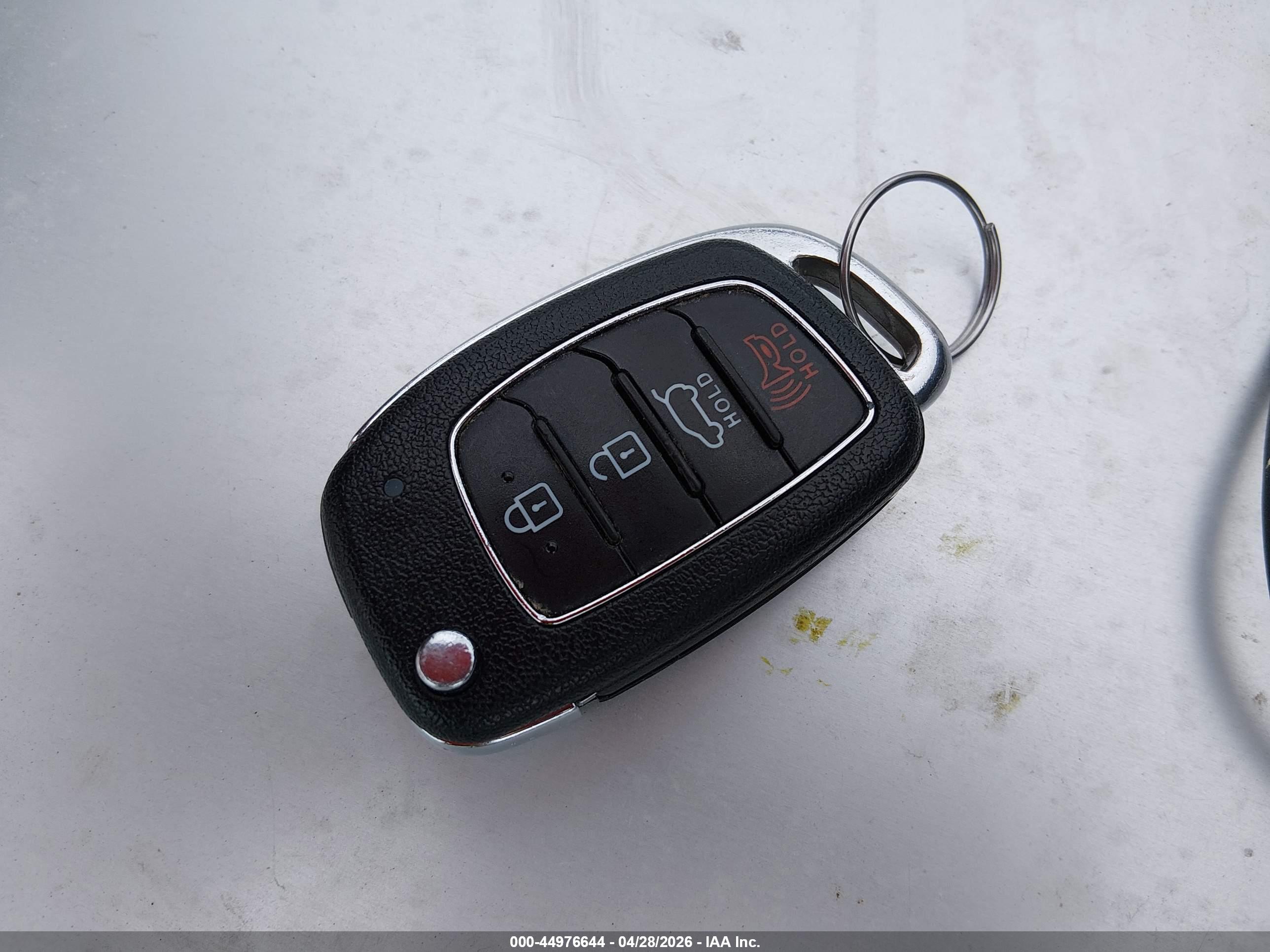 HYUNDAI SANTA image 11