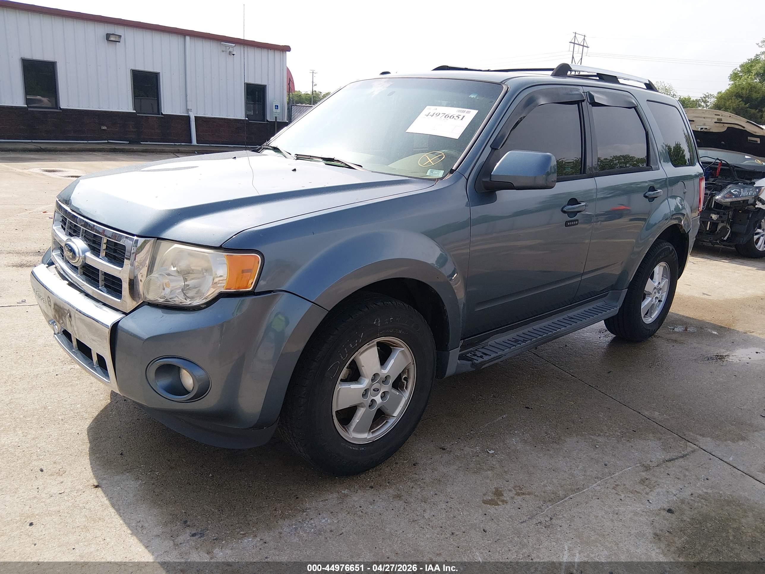 FORD ESCAPE image 2