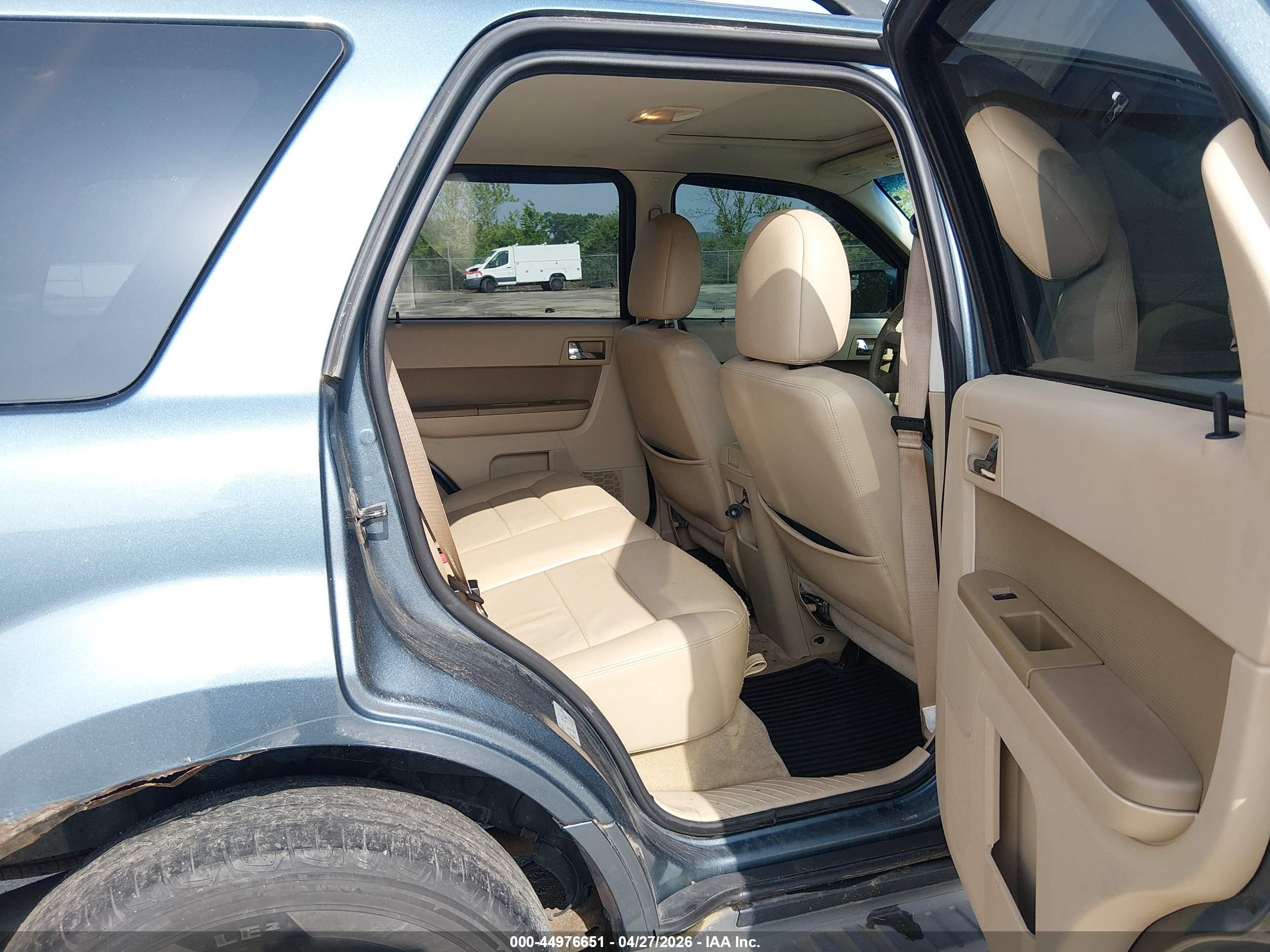 FORD ESCAPE image 8