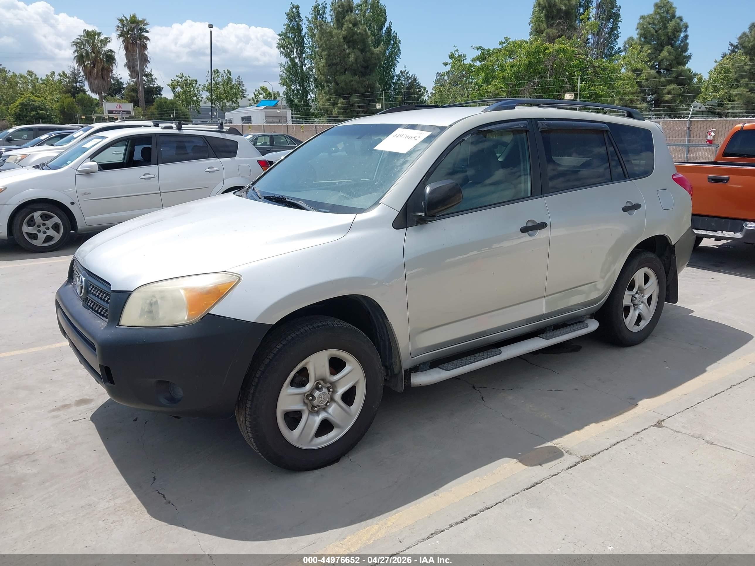 TOYOTA RAV4 image 2