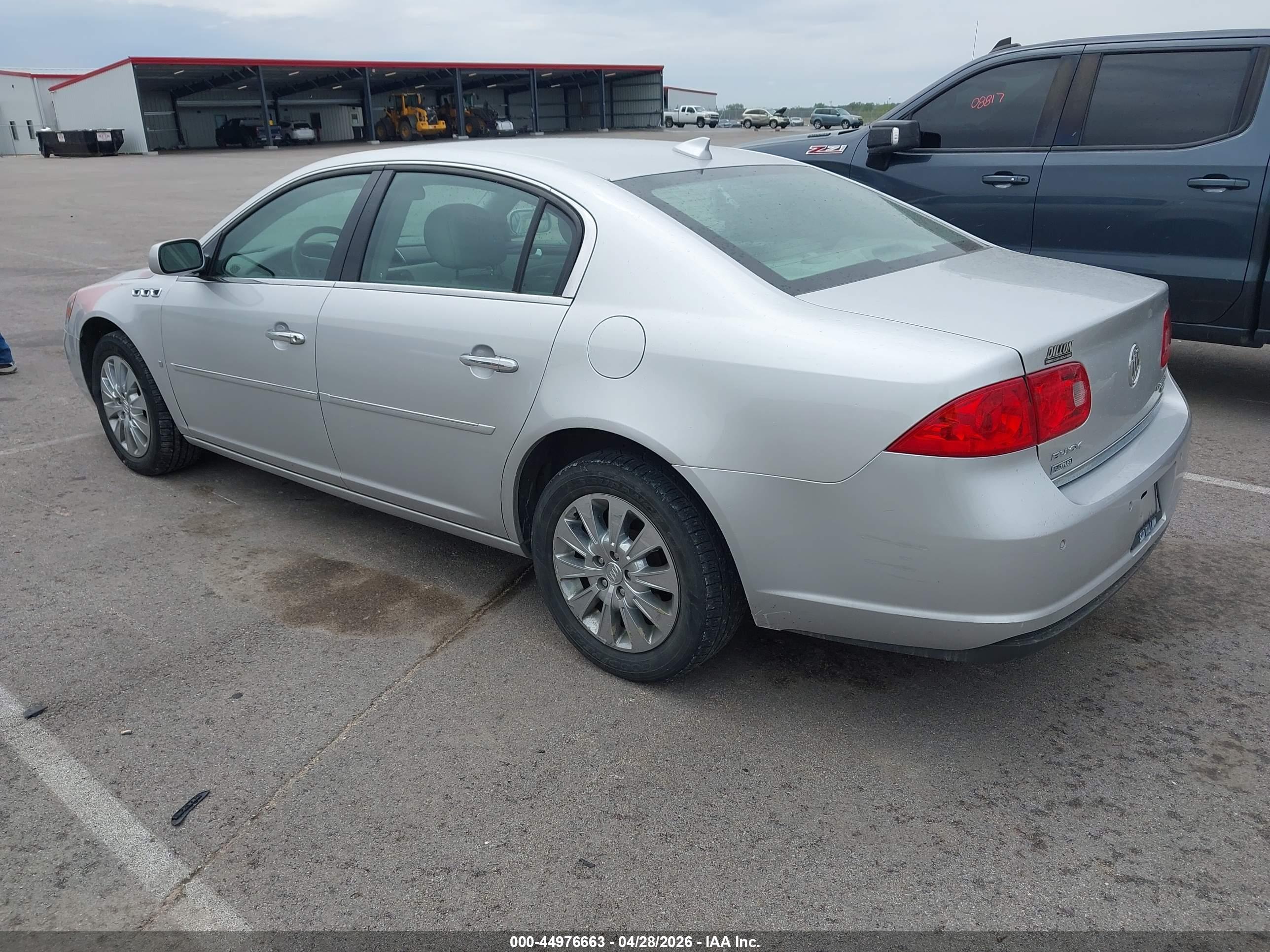 BUICK LUCERNE image 3