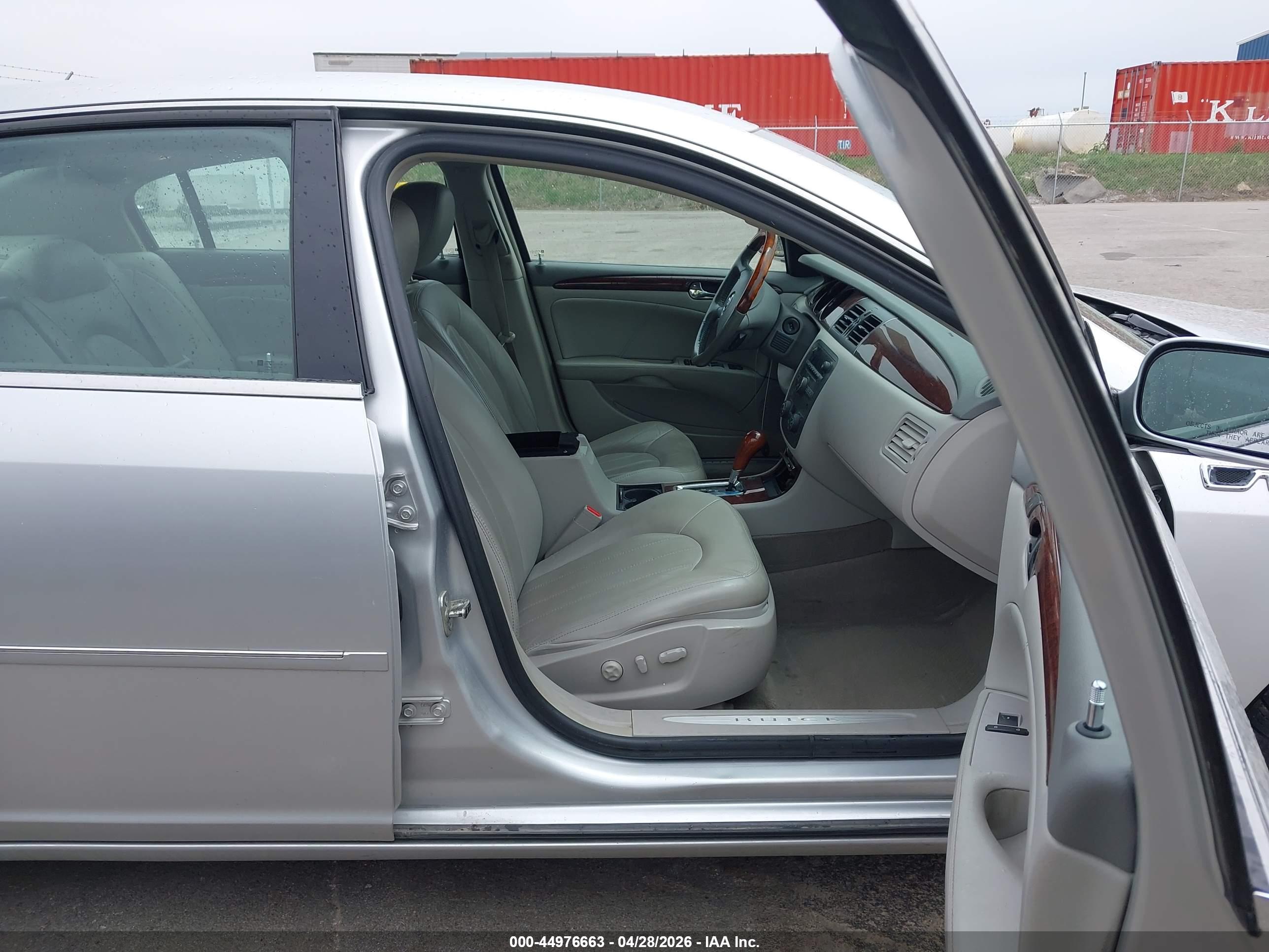 BUICK LUCERNE image 5
