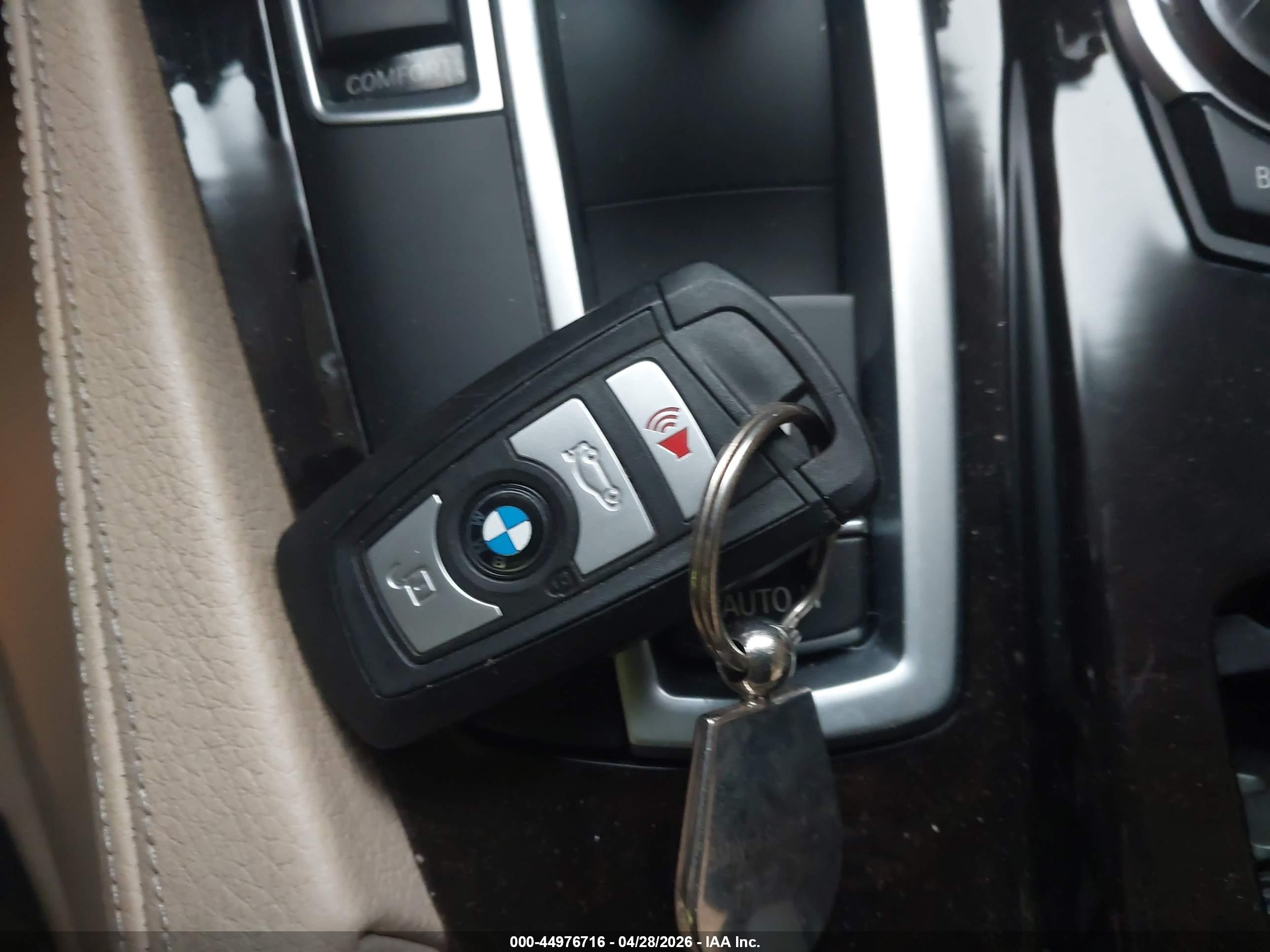 BMW 528I image 11