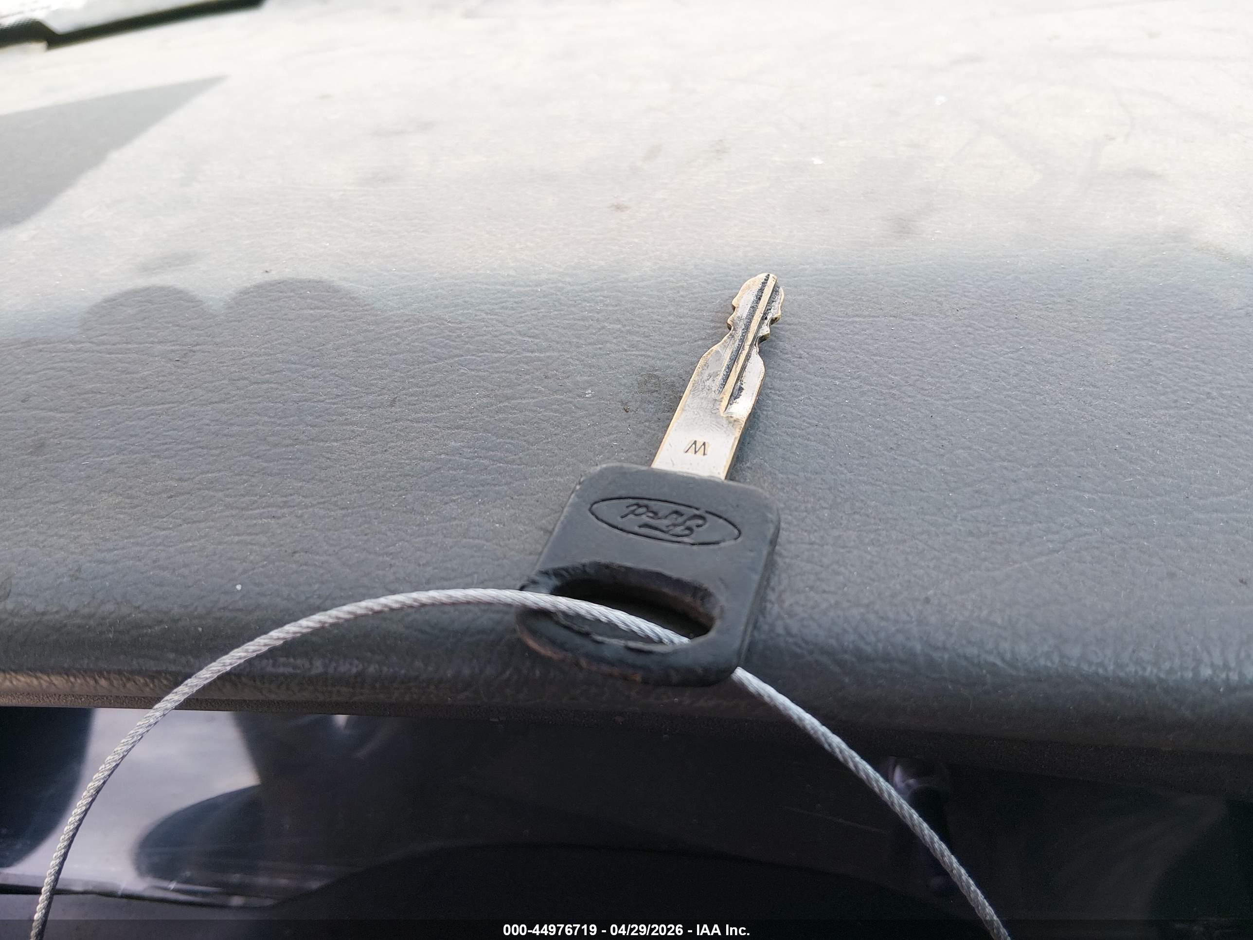 FORD E-150 image 11