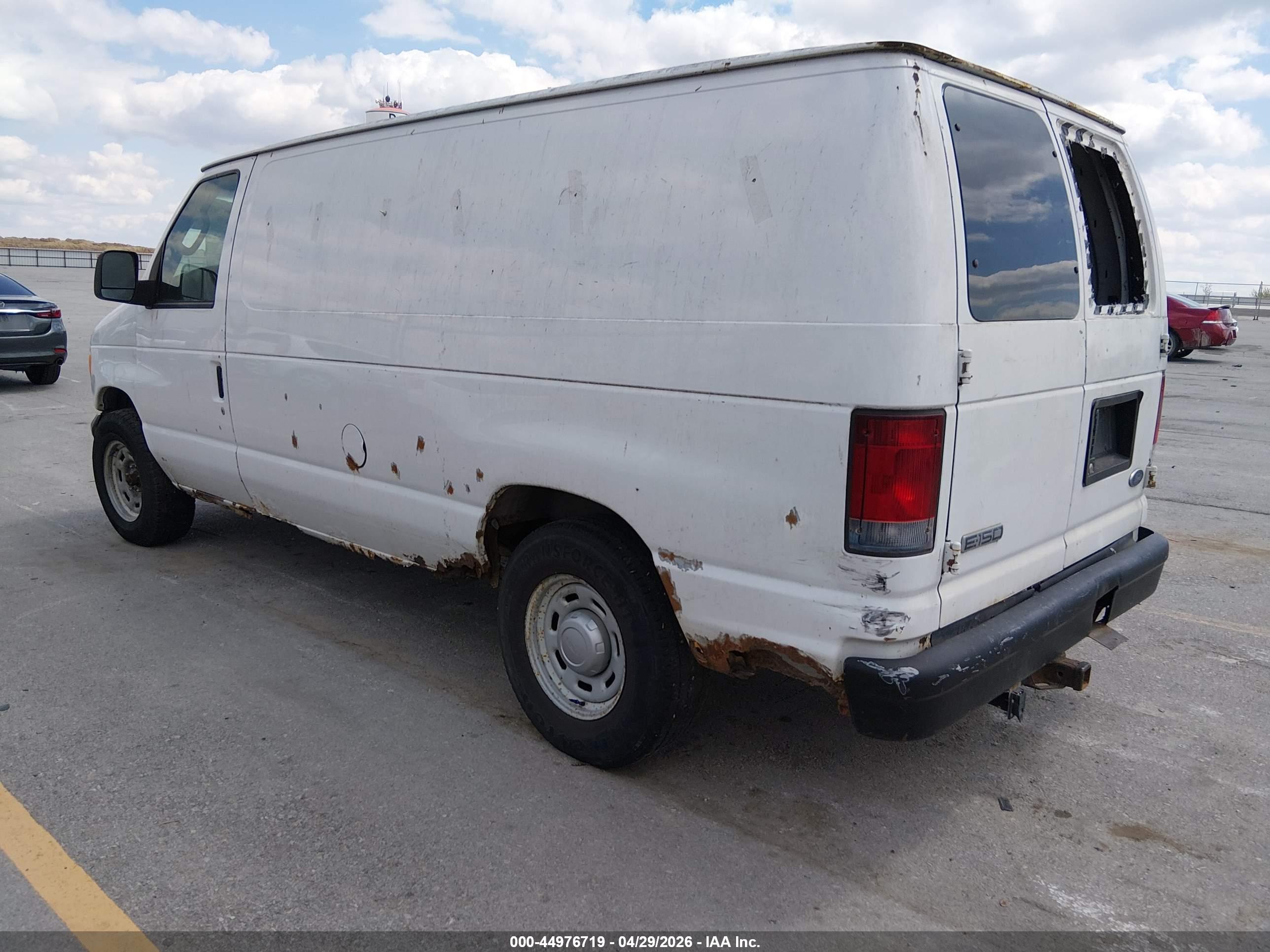 FORD E-150 image 3