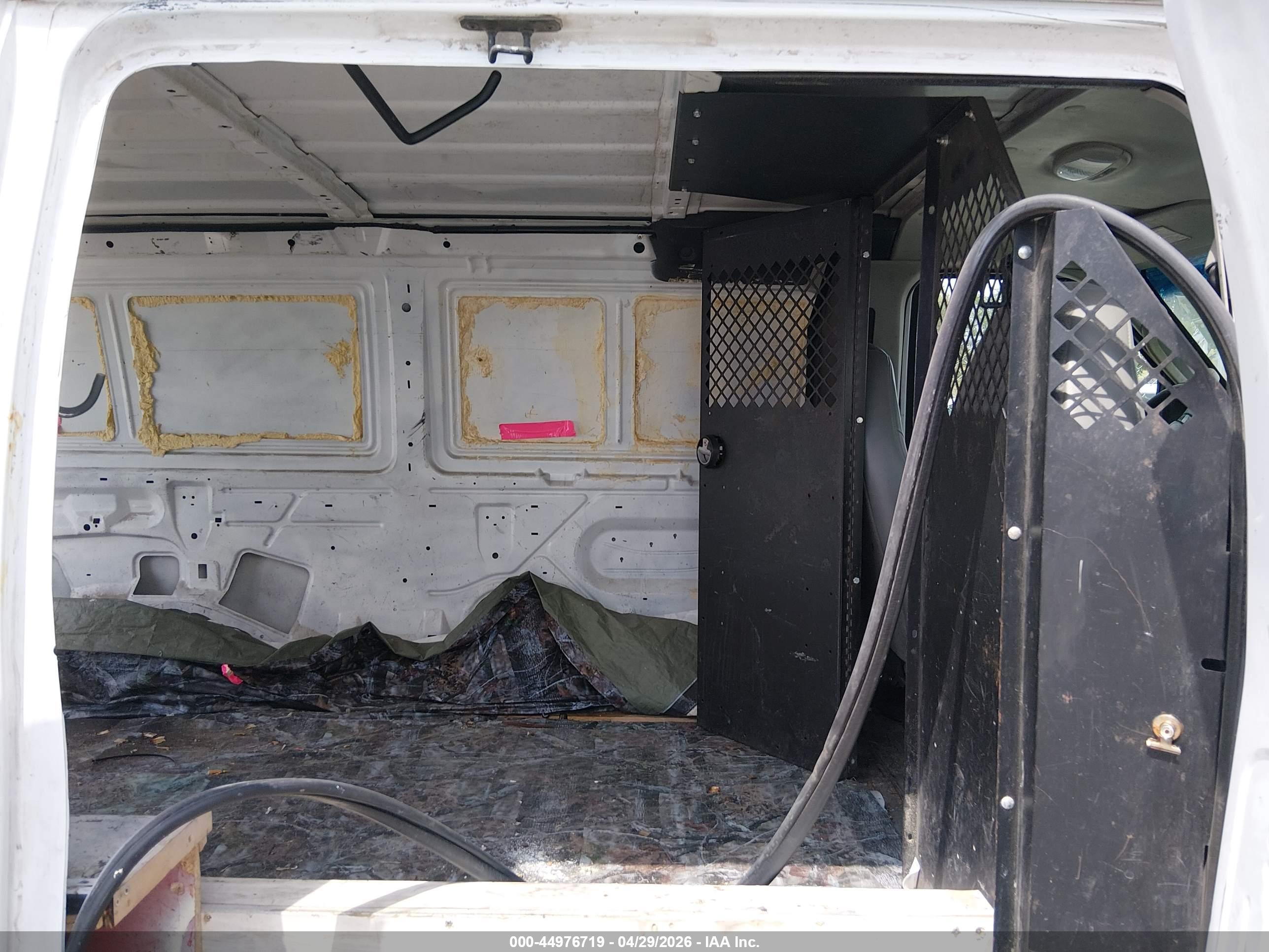 FORD E-150 image 8