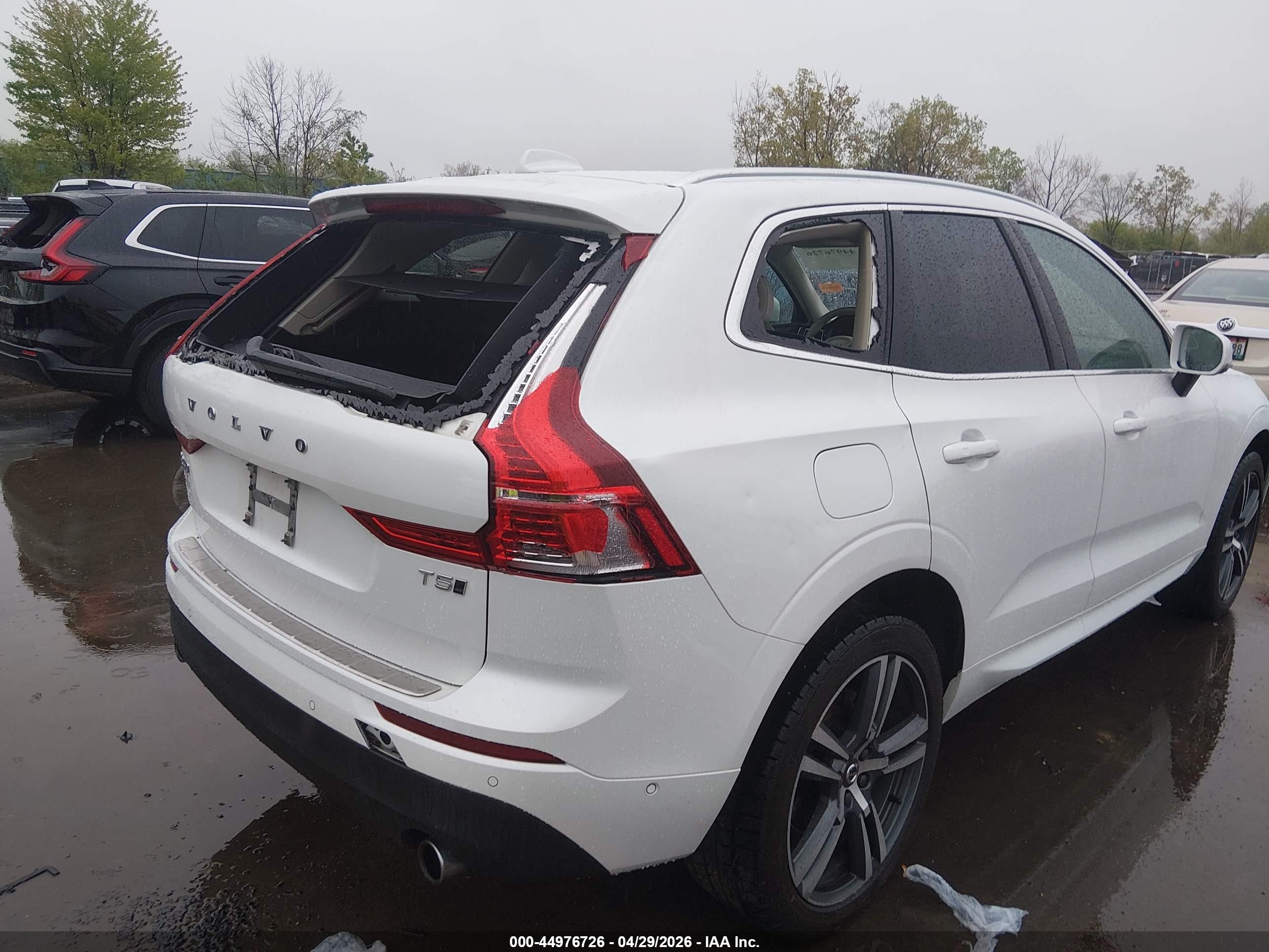 VOLVO XC60 image 6