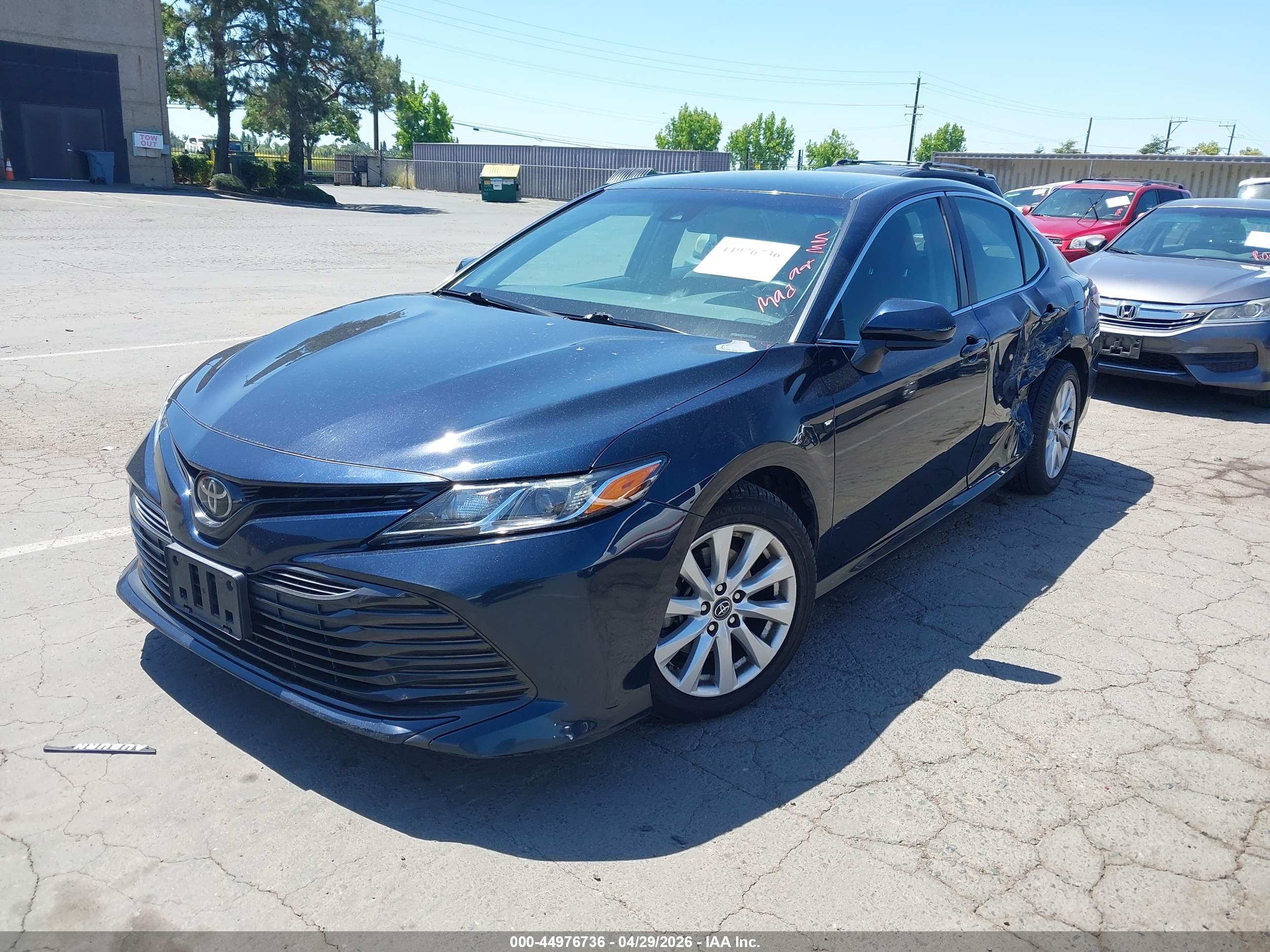 TOYOTA CAMRY image 2