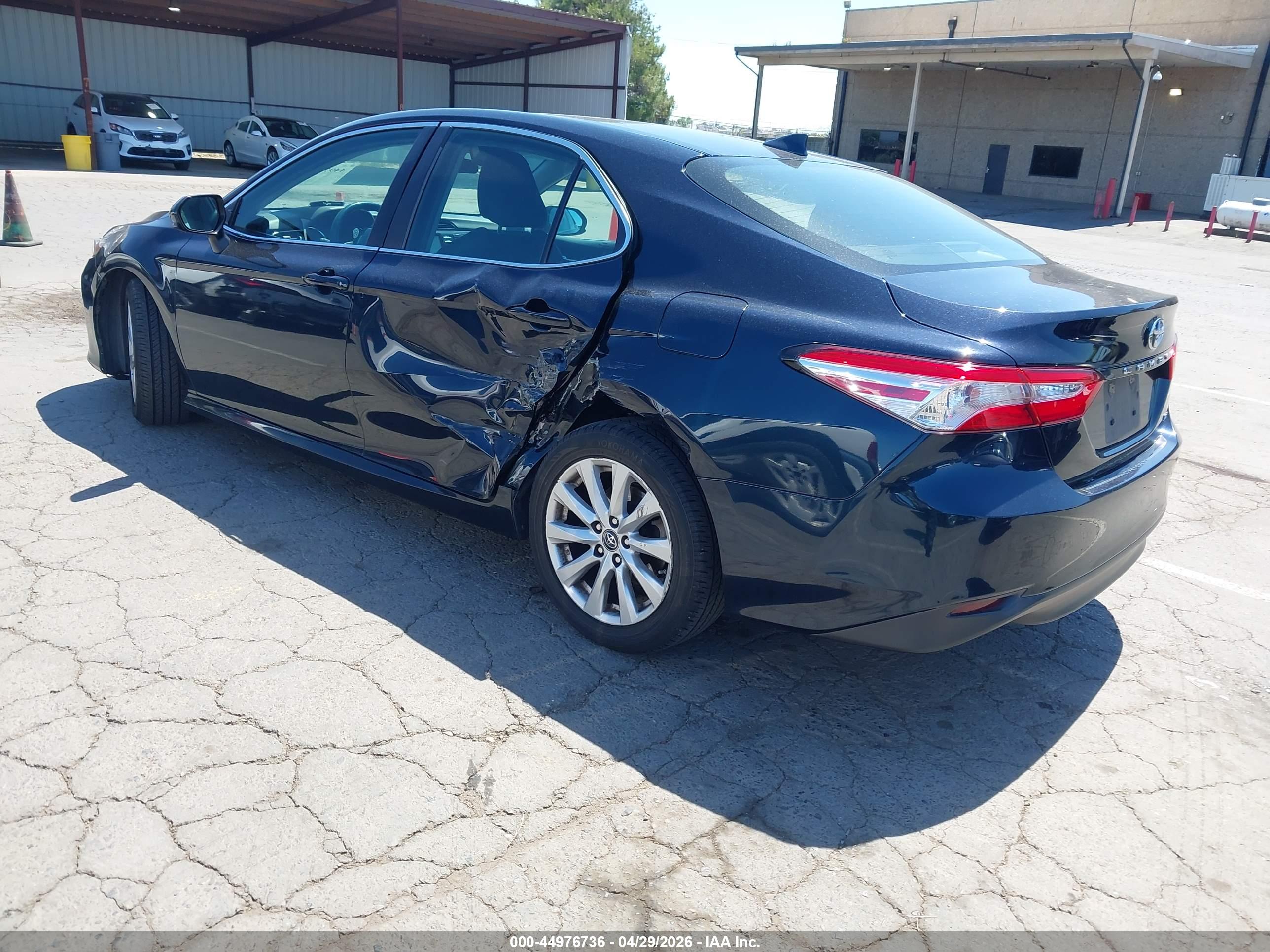 TOYOTA CAMRY image 3