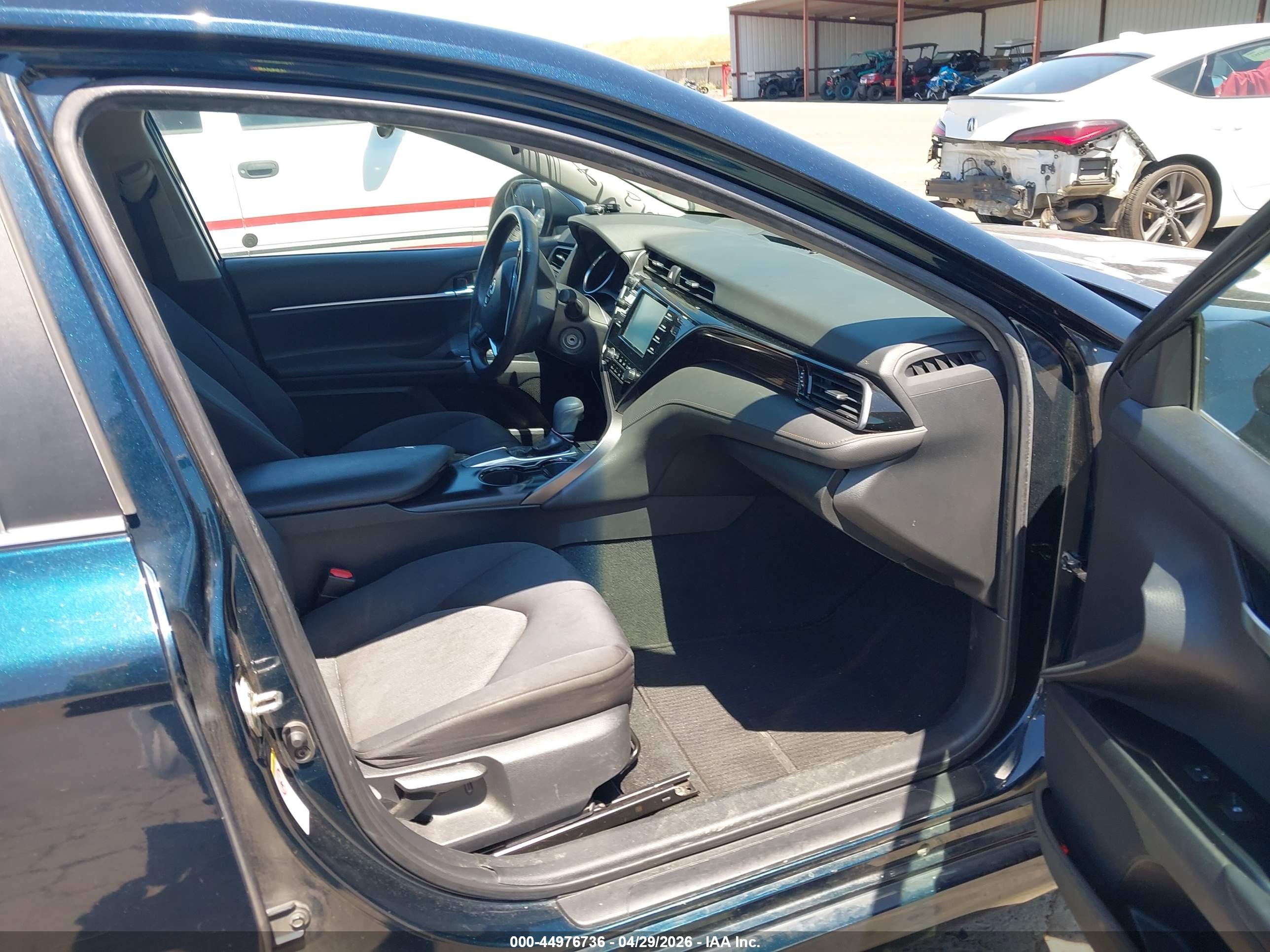 TOYOTA CAMRY image 5