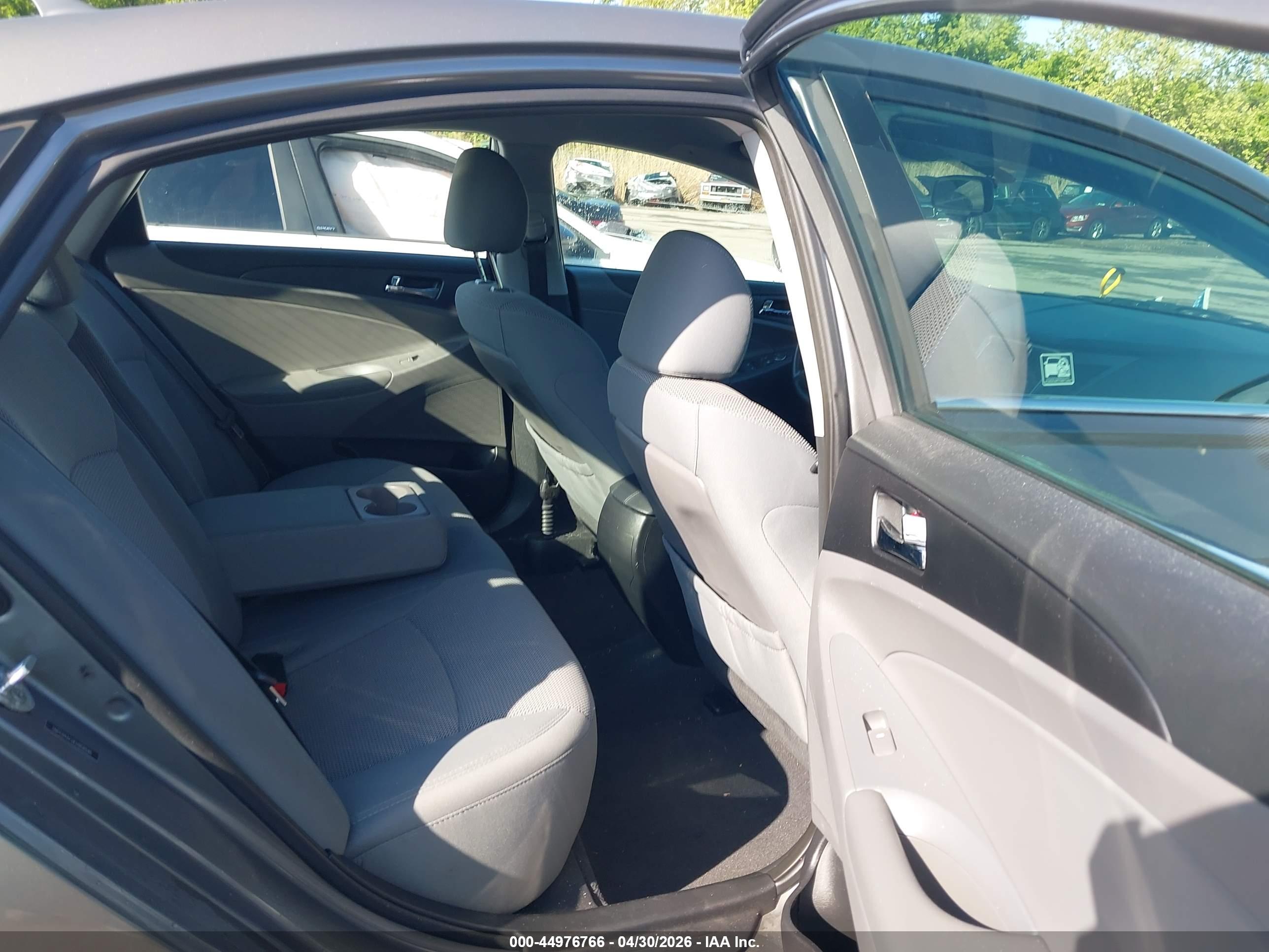 HYUNDAI SONATA image 8