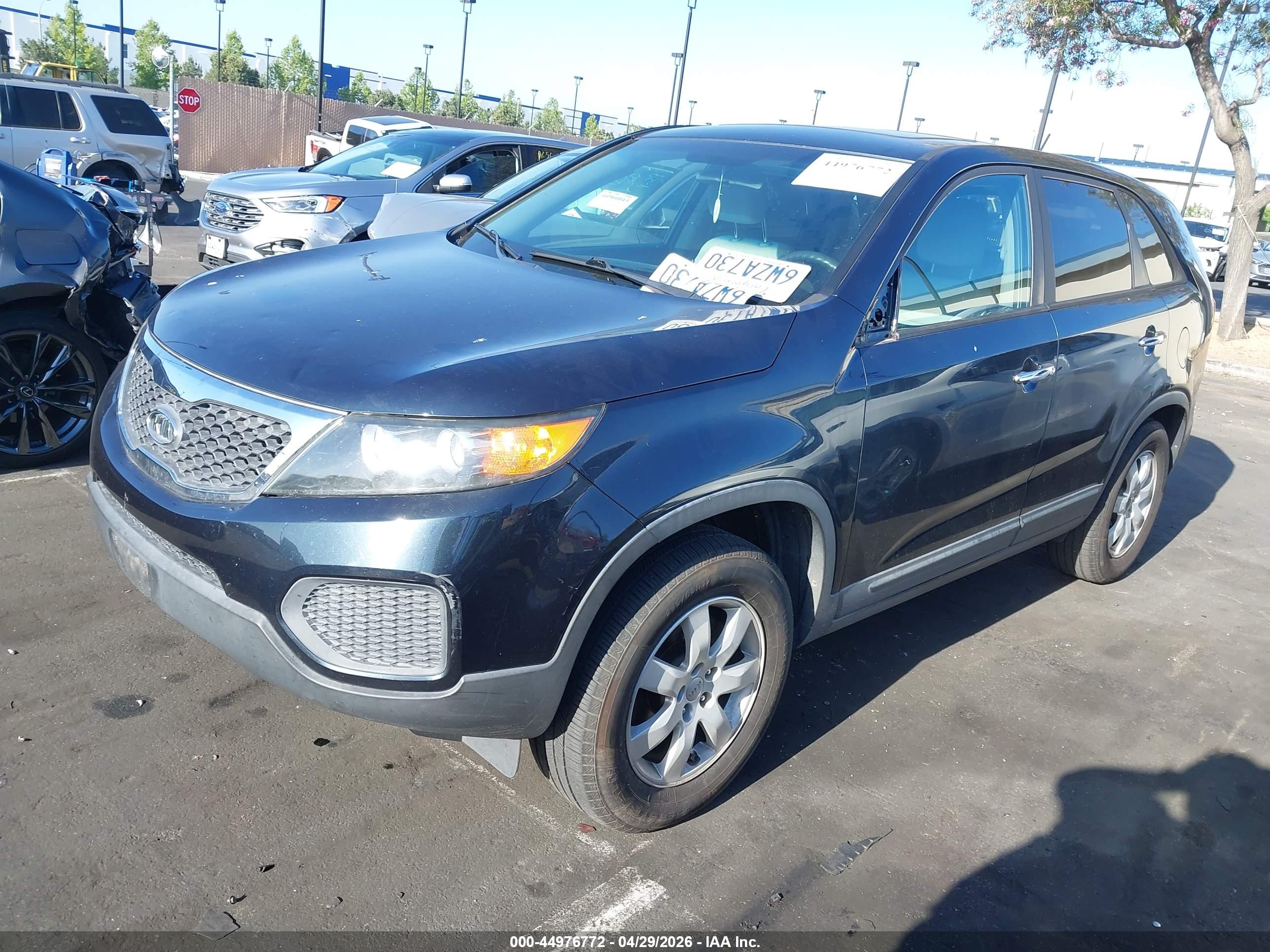 KIA SORENTO image 2