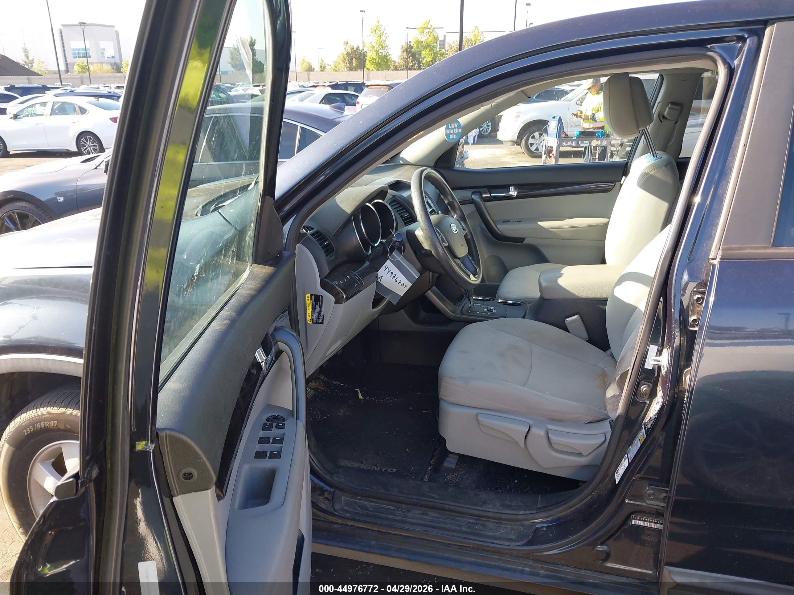 KIA SORENTO image 5