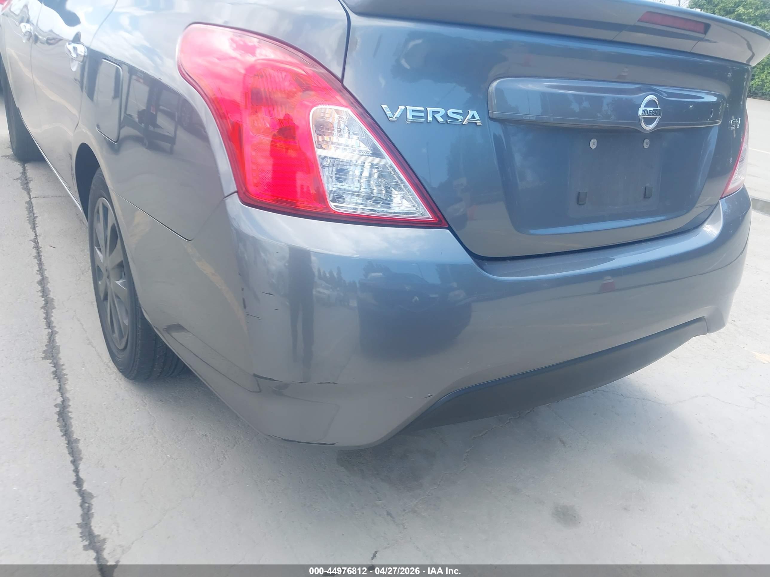 NISSAN VERSA image 6