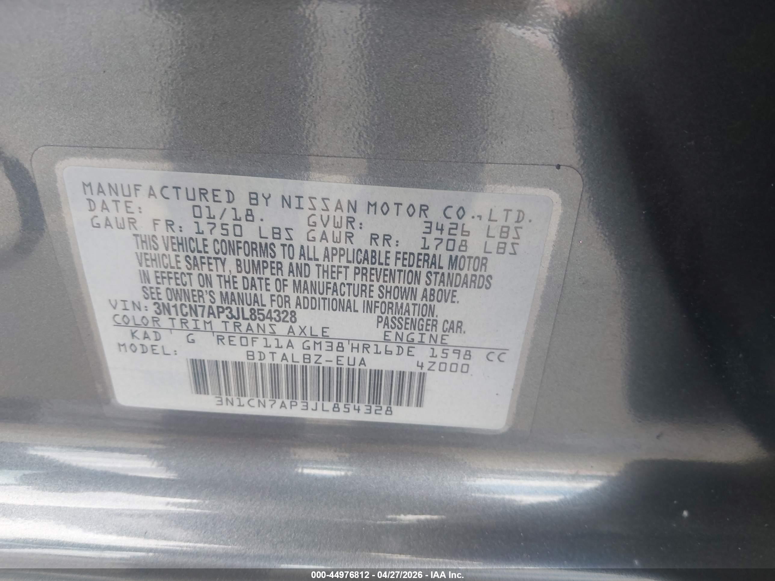 NISSAN VERSA image 9