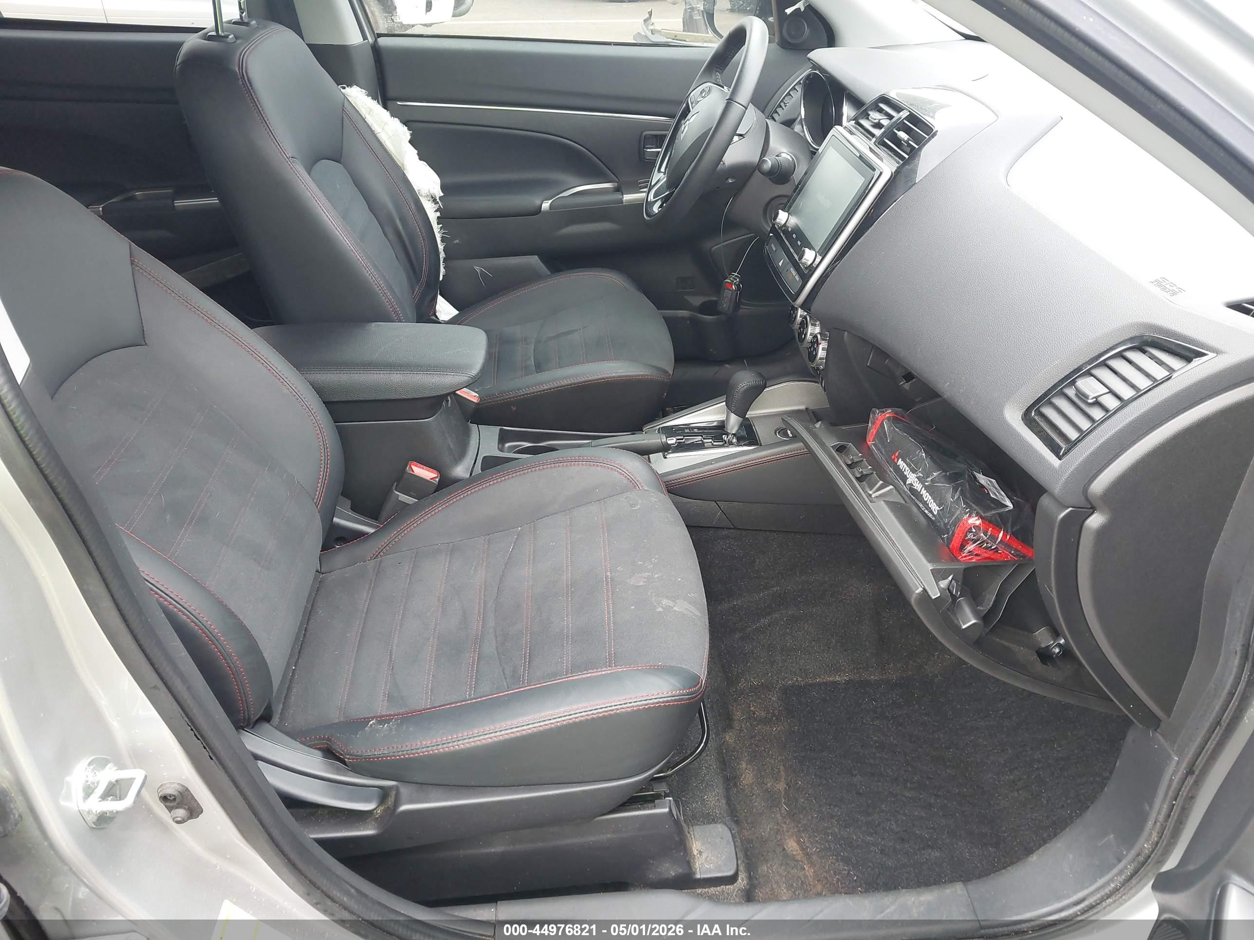 MITSUBISHI OUTLANDER image 5