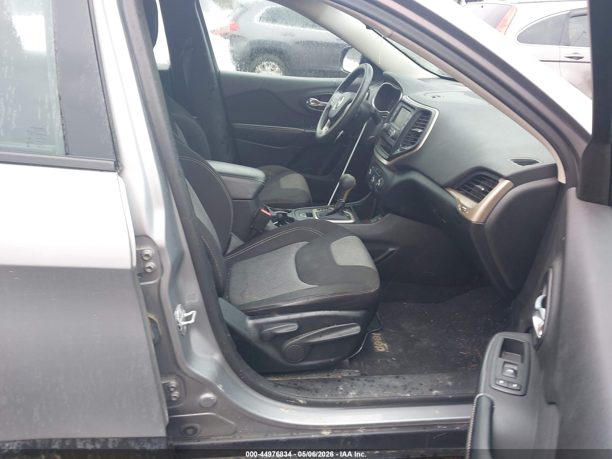 JEEP CHEROKEE image 5