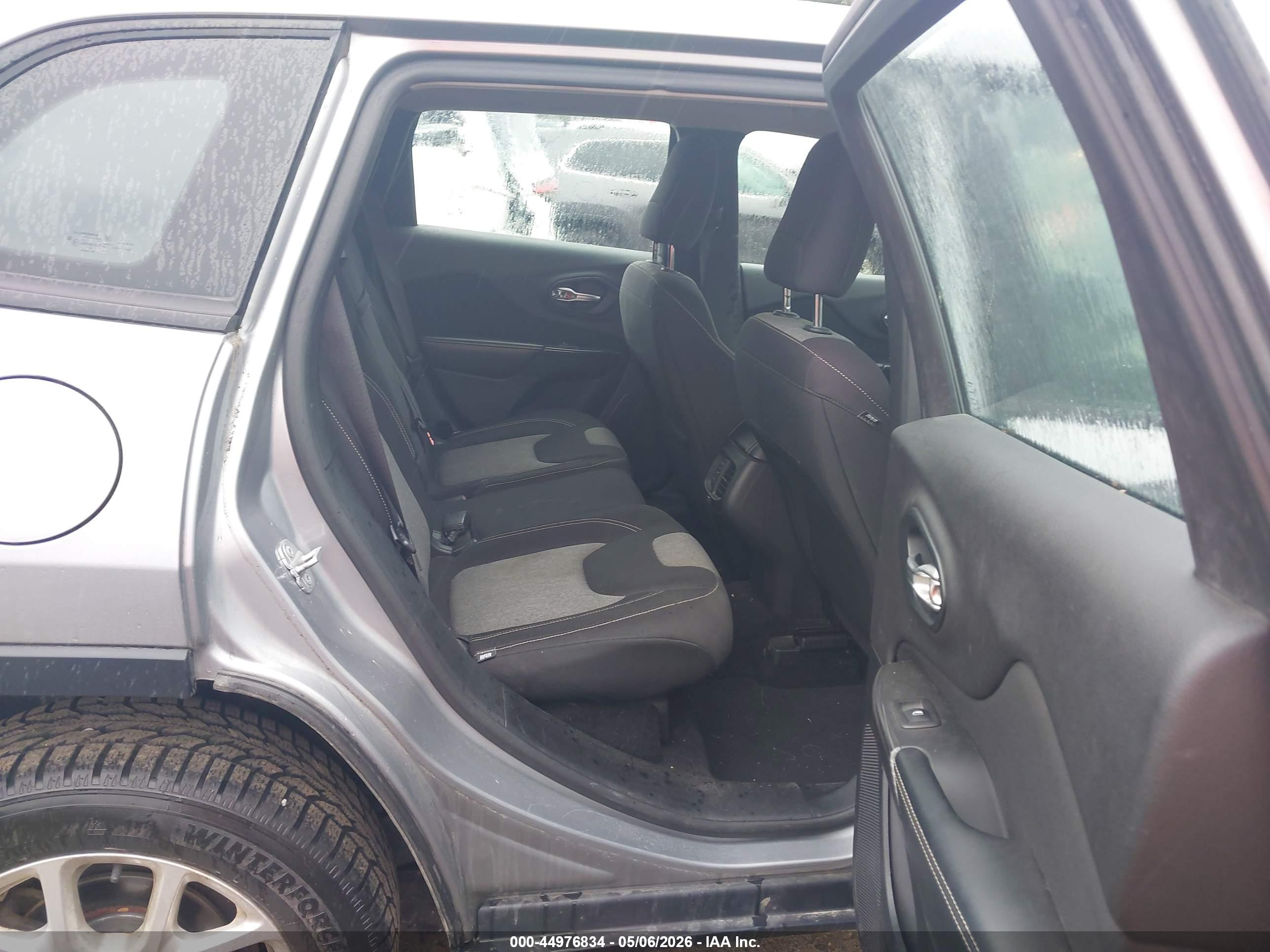 JEEP CHEROKEE image 8