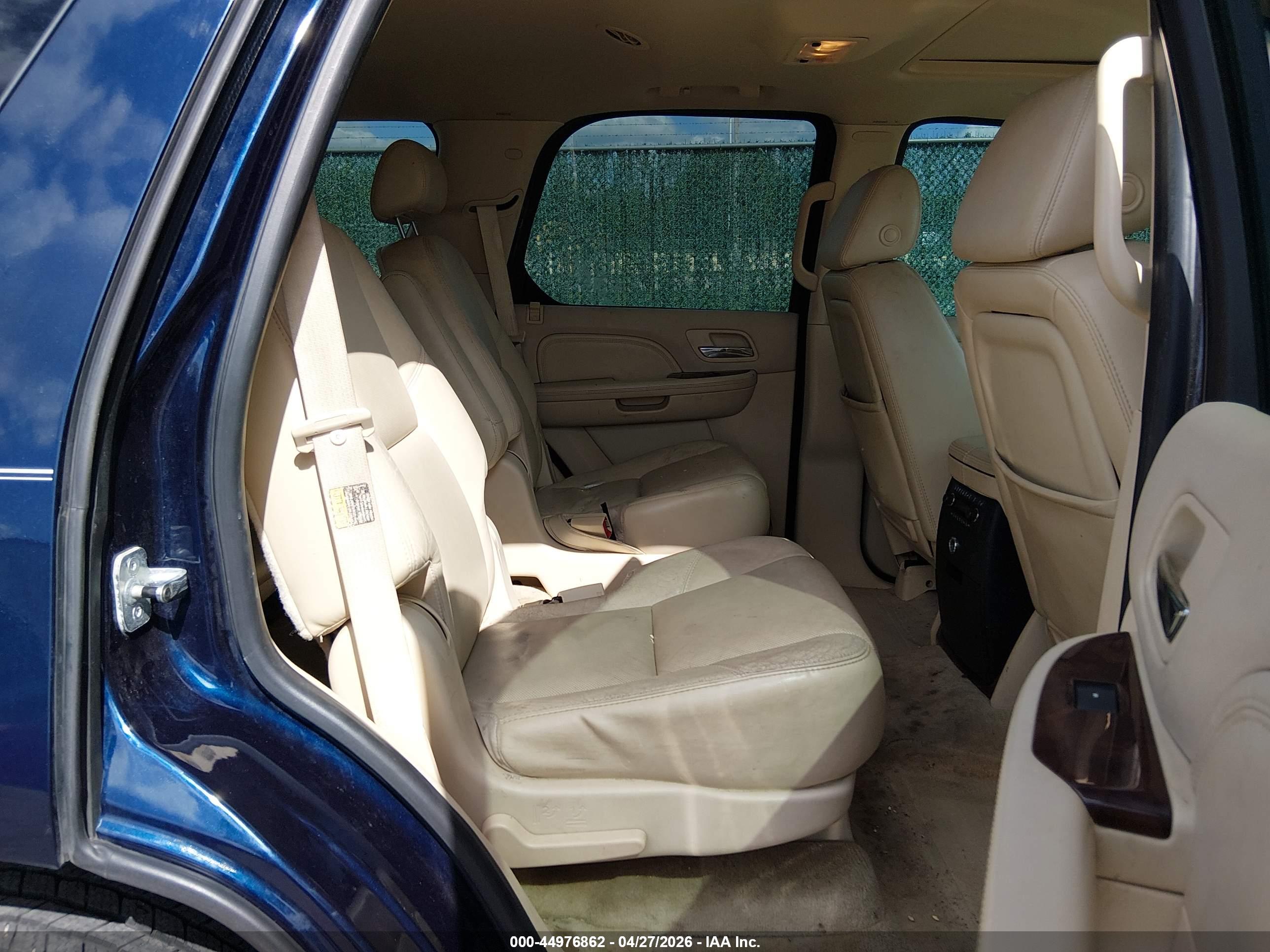 CADILLAC ESCALADE image 8